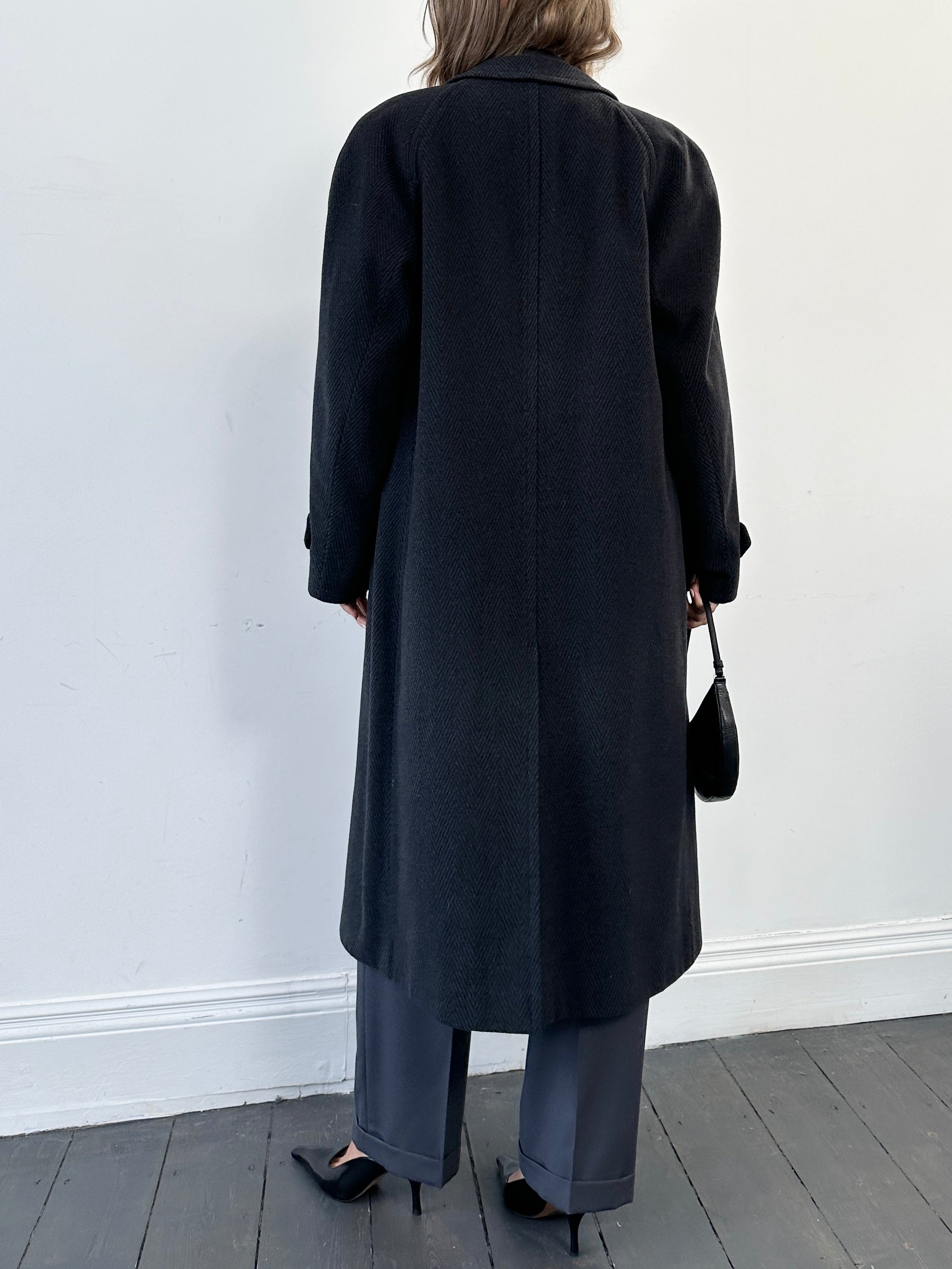 Vintage British wool and cashmere herringbone coat with concealed placket, in XL size, stylish and warm outerwear.