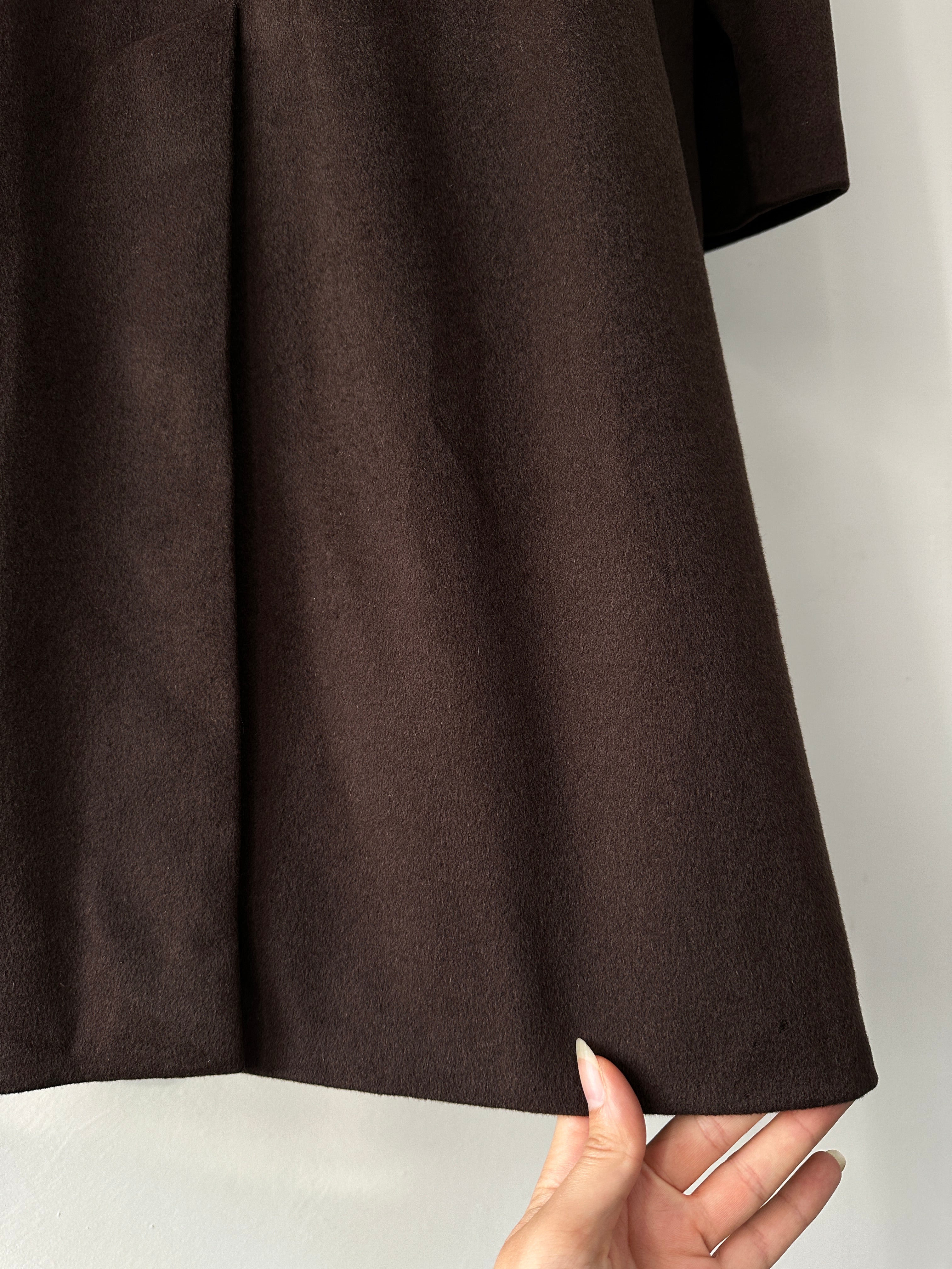 Balmain Pierre Balmain 80s pure cashmere coat in XL, stylish long coat with classic design and luxurious texture.