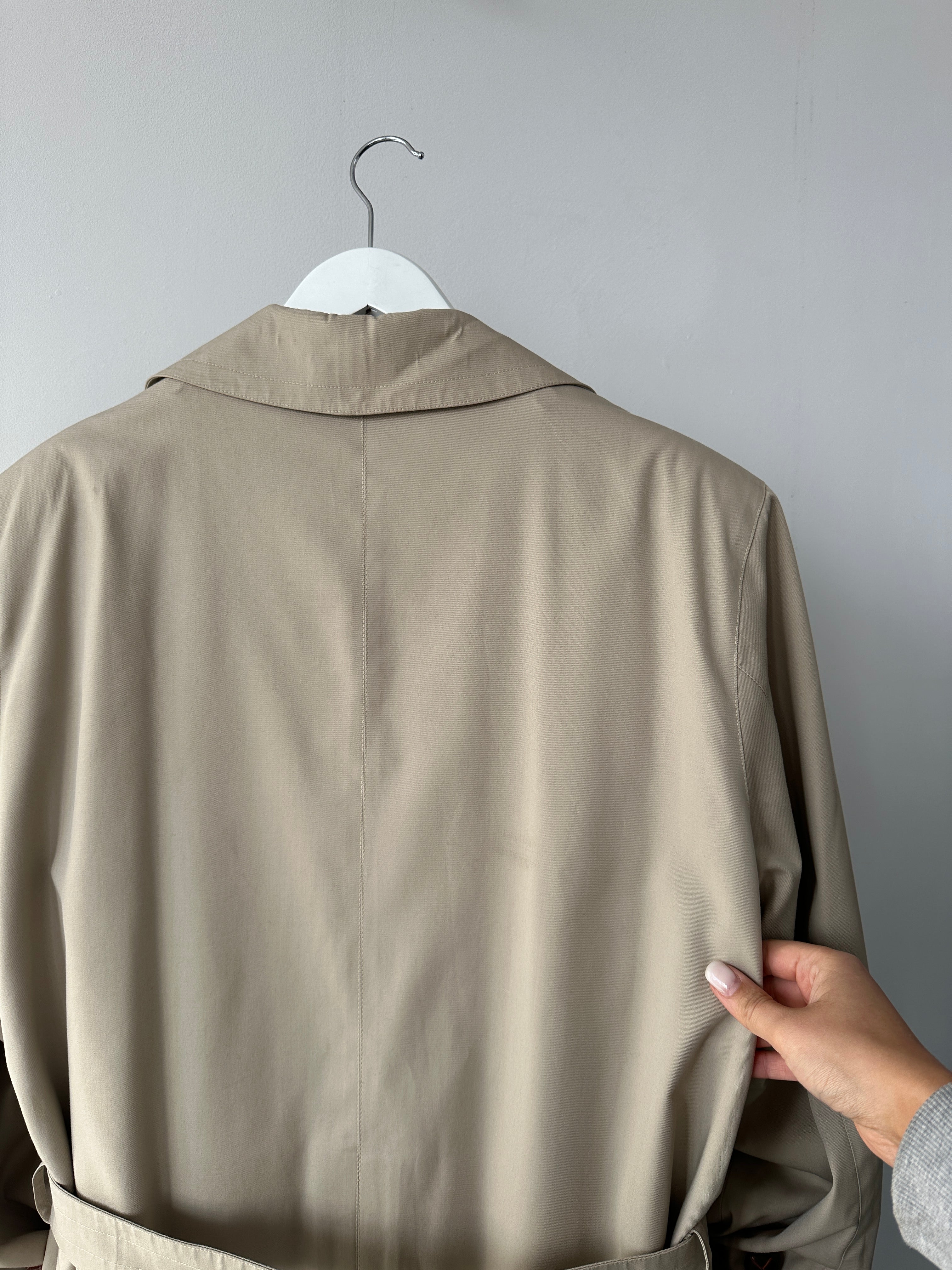 Vintage Italian double-breasted cotton trench coat with belt in XL size, classic style and timeless design.