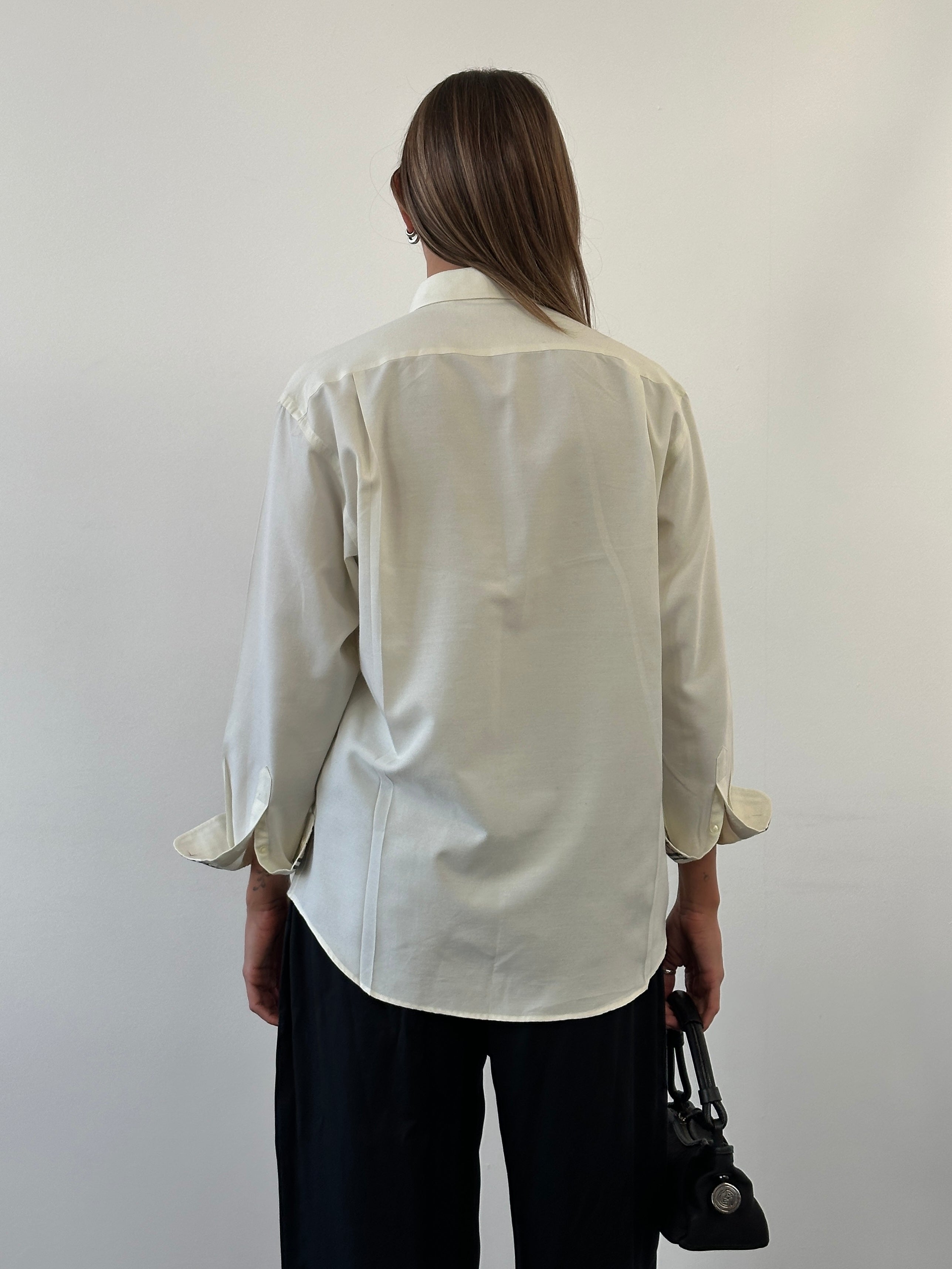 Burberry London 1990s cotton logo shirt in size M featuring classic Burberry branding and a casual button-front design.