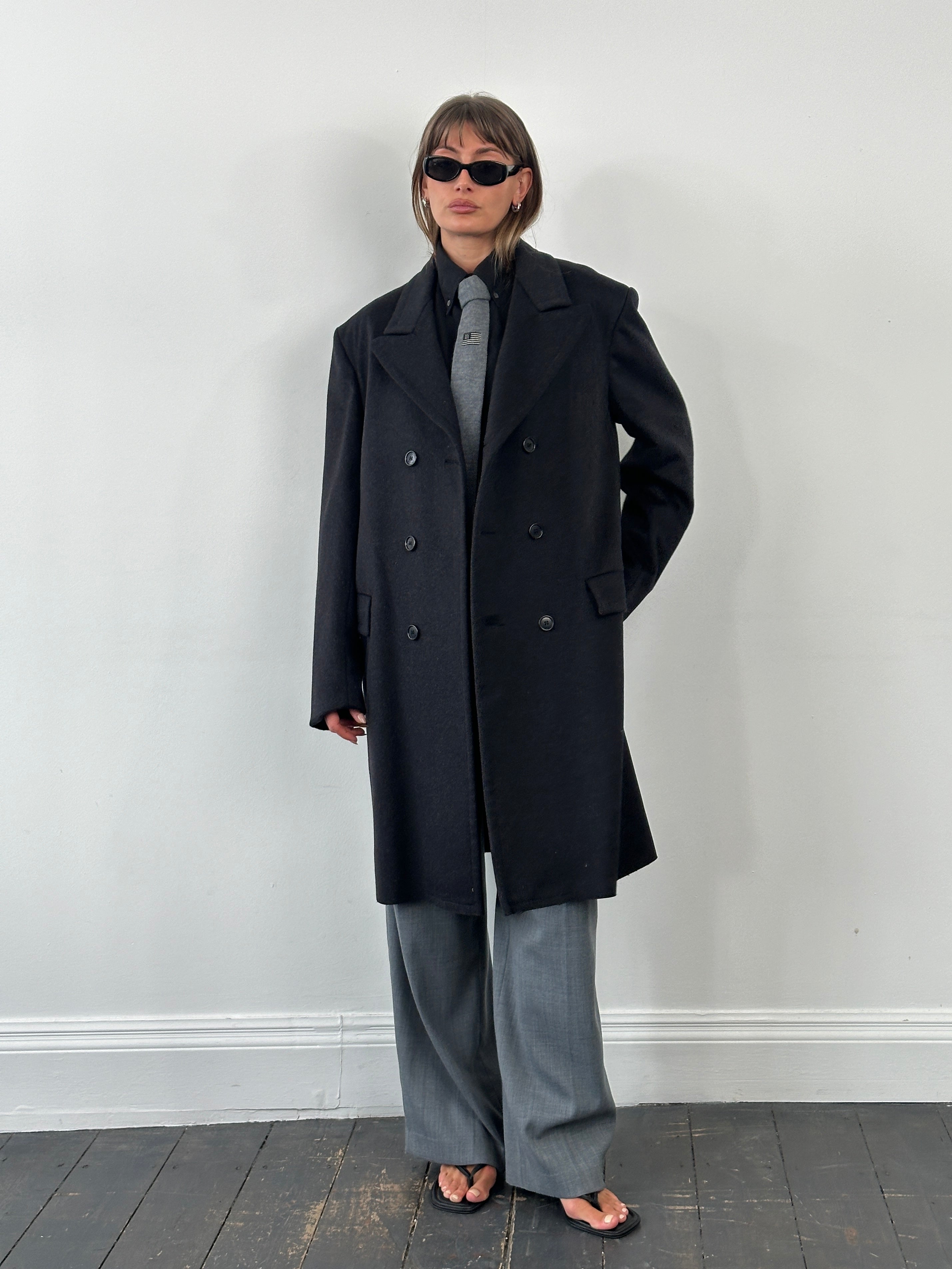 Vintage Italian 1980s wool double-breasted coat, XL size, classic retro style with tailored details and warm fabric.