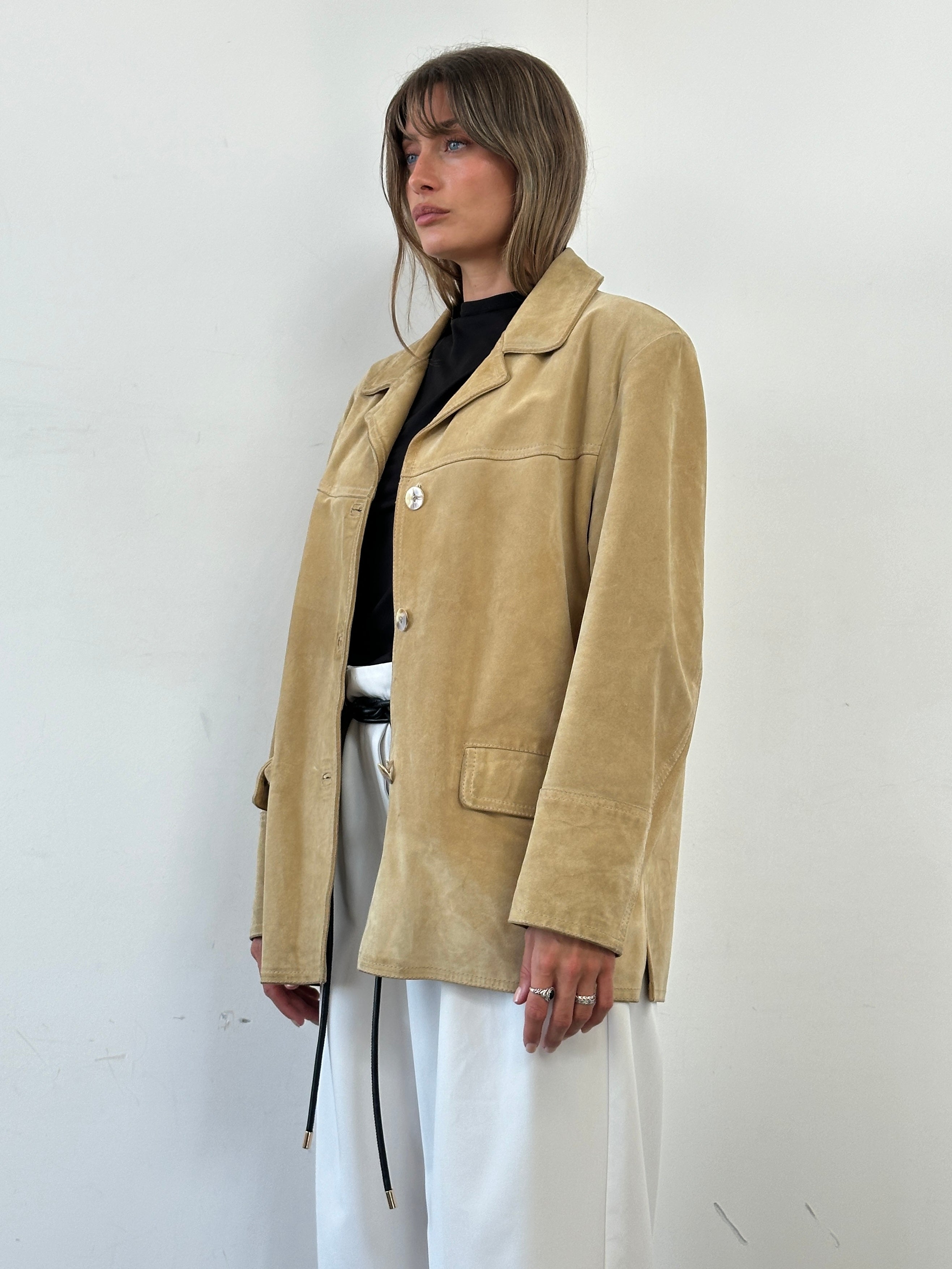 Vintage boxy suede jacket in tan color with wide collar and long sleeves, size L/XL, casual and stylish outerwear.