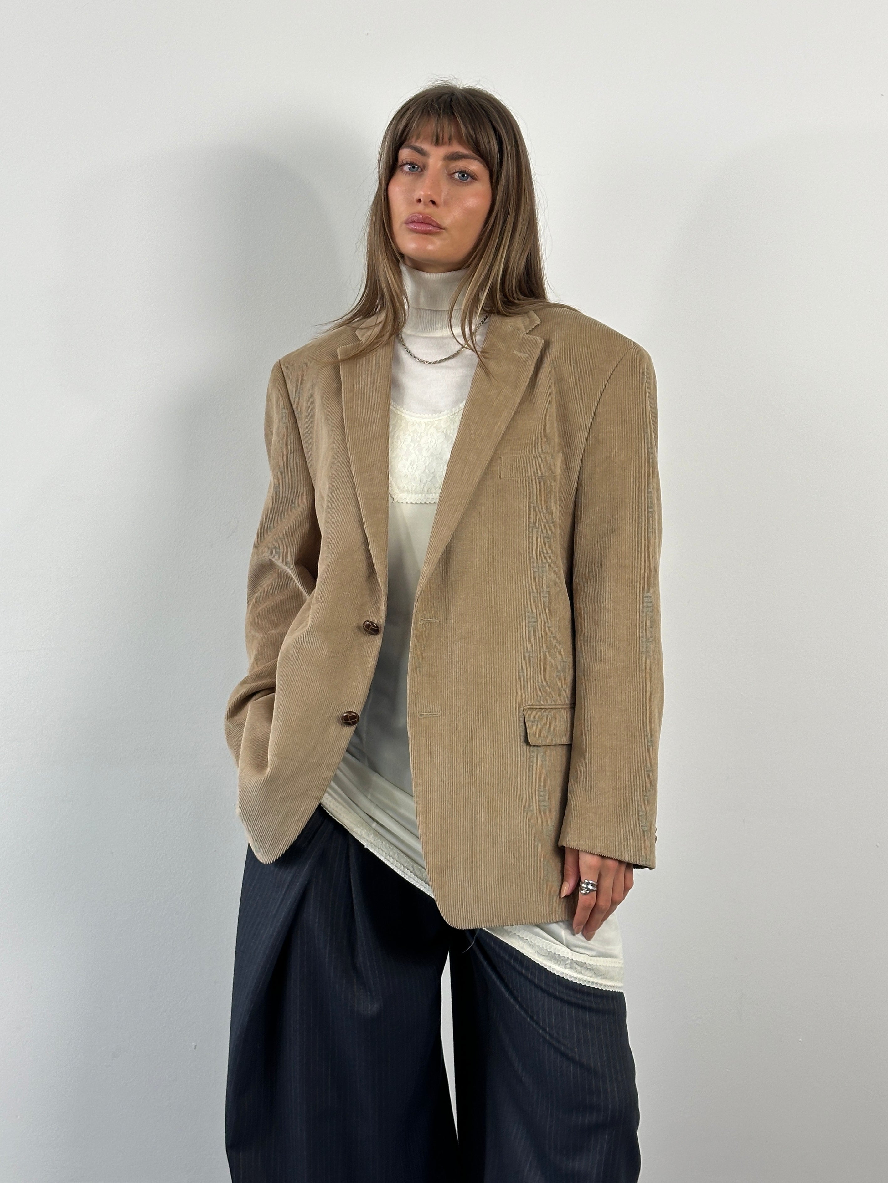 Chaps 2000s pure cotton single-breasted corduroy blazer in size 44R/XXL, with classic lapel and button closure, in deep brown.