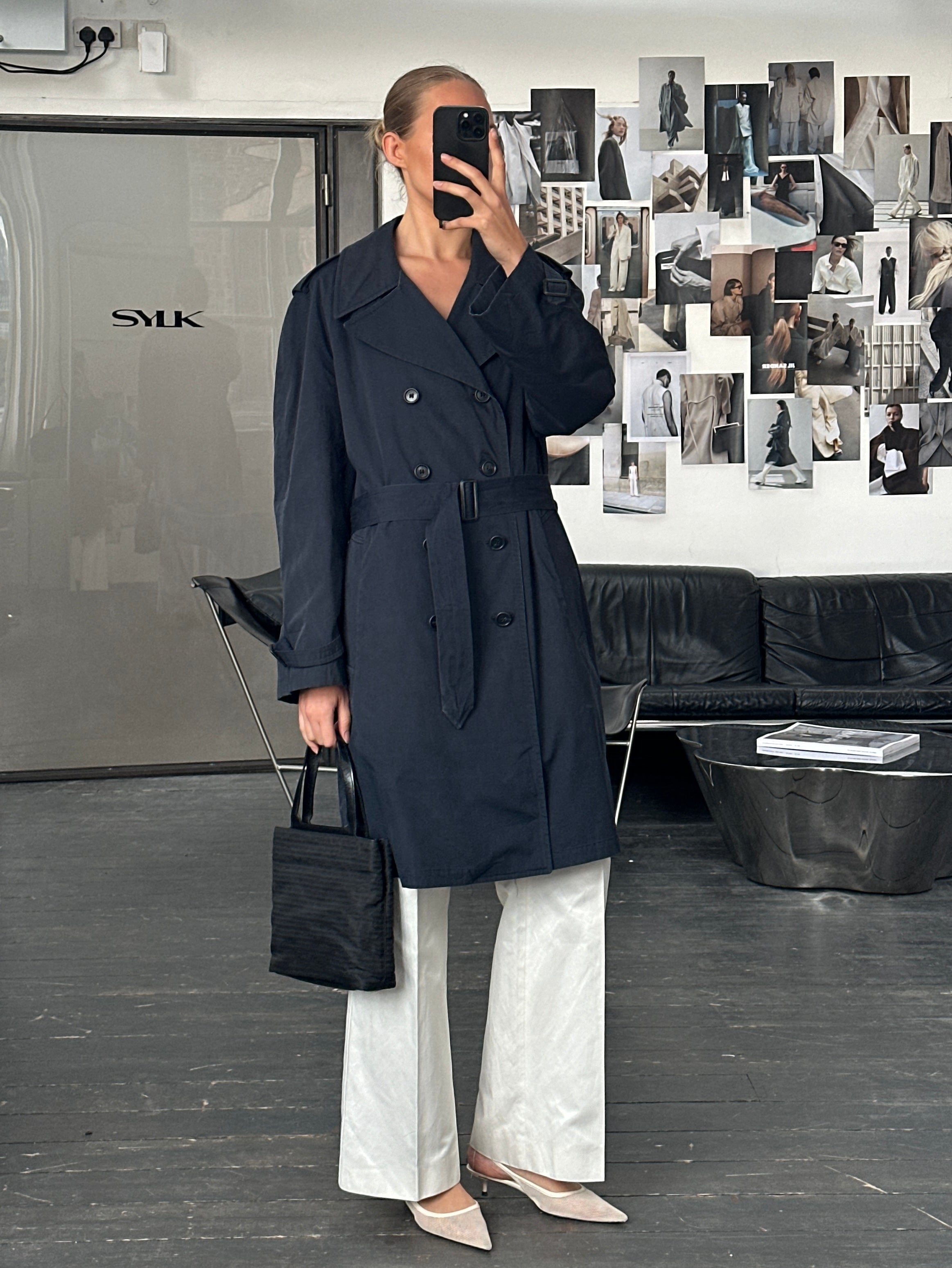 London Fog 1980s double-breasted belted cotton trench coat in beige, with classic lapels and a waist belt, L/XL size.