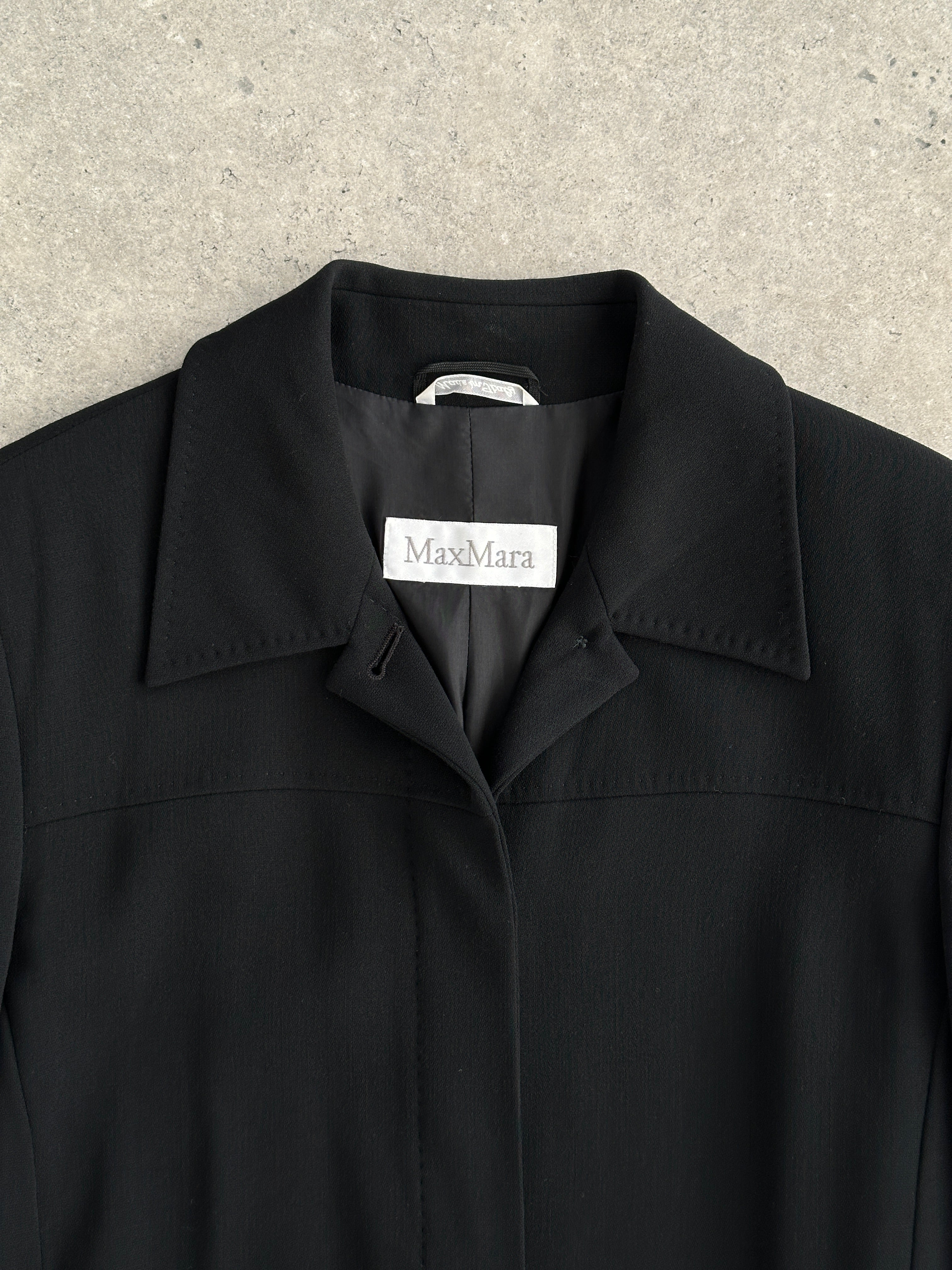 Max Mara Minimal Concealed Placket Blazer in size M, tailored fit with clean lines and a sleek, minimalist design.