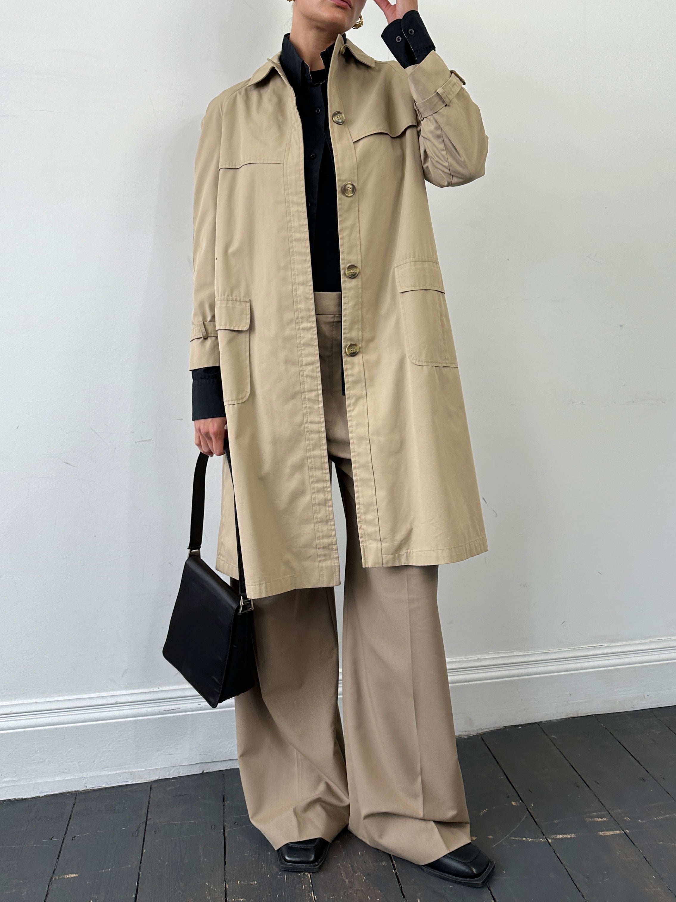 Italian vintage cotton single-breasted trench coat in size S, classic design with timeless style and durable fabric.