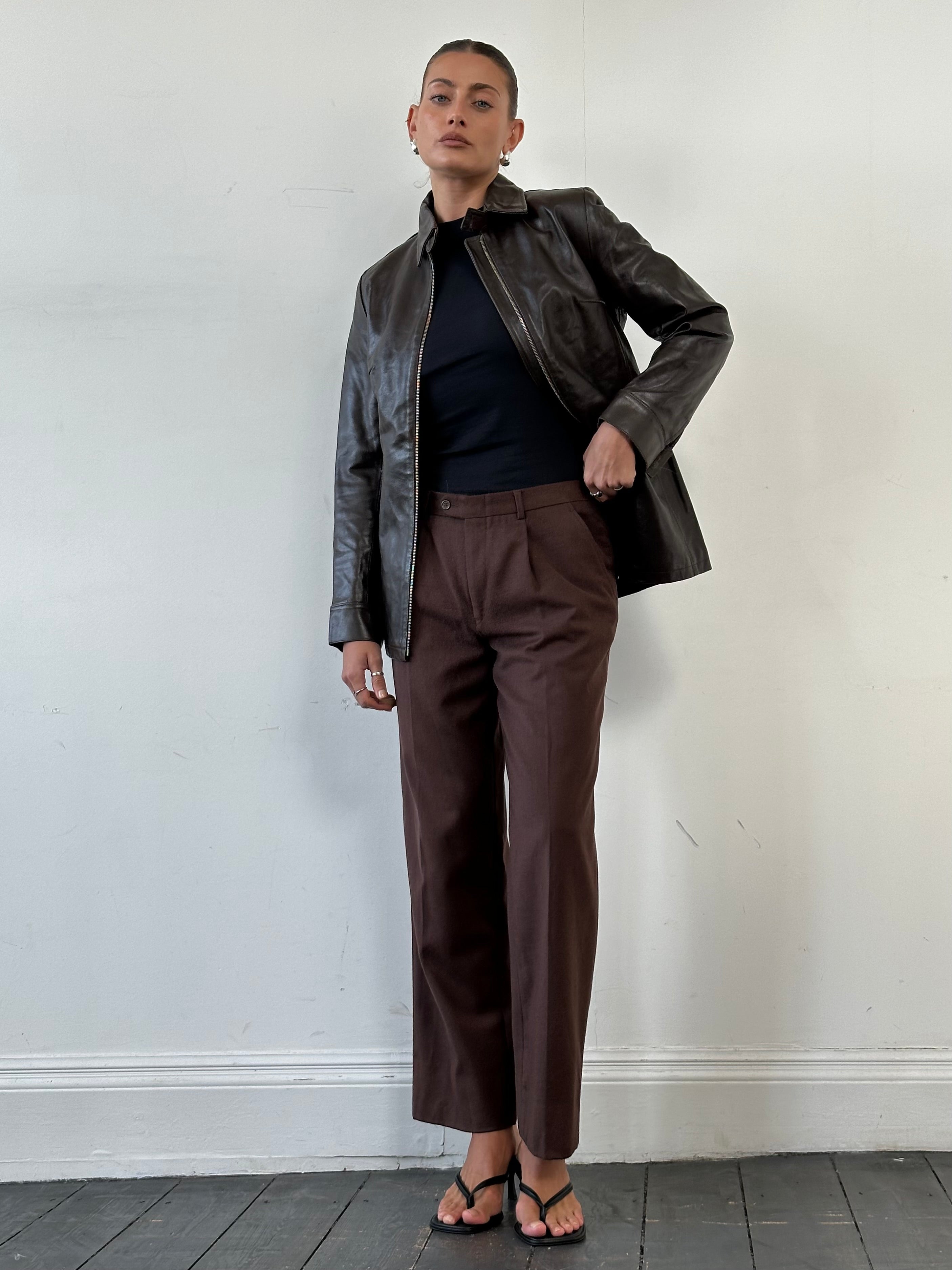 Vintage Italian vintage pure brushed wool straight leg trousers in size W32, showcasing classic tailored design.
