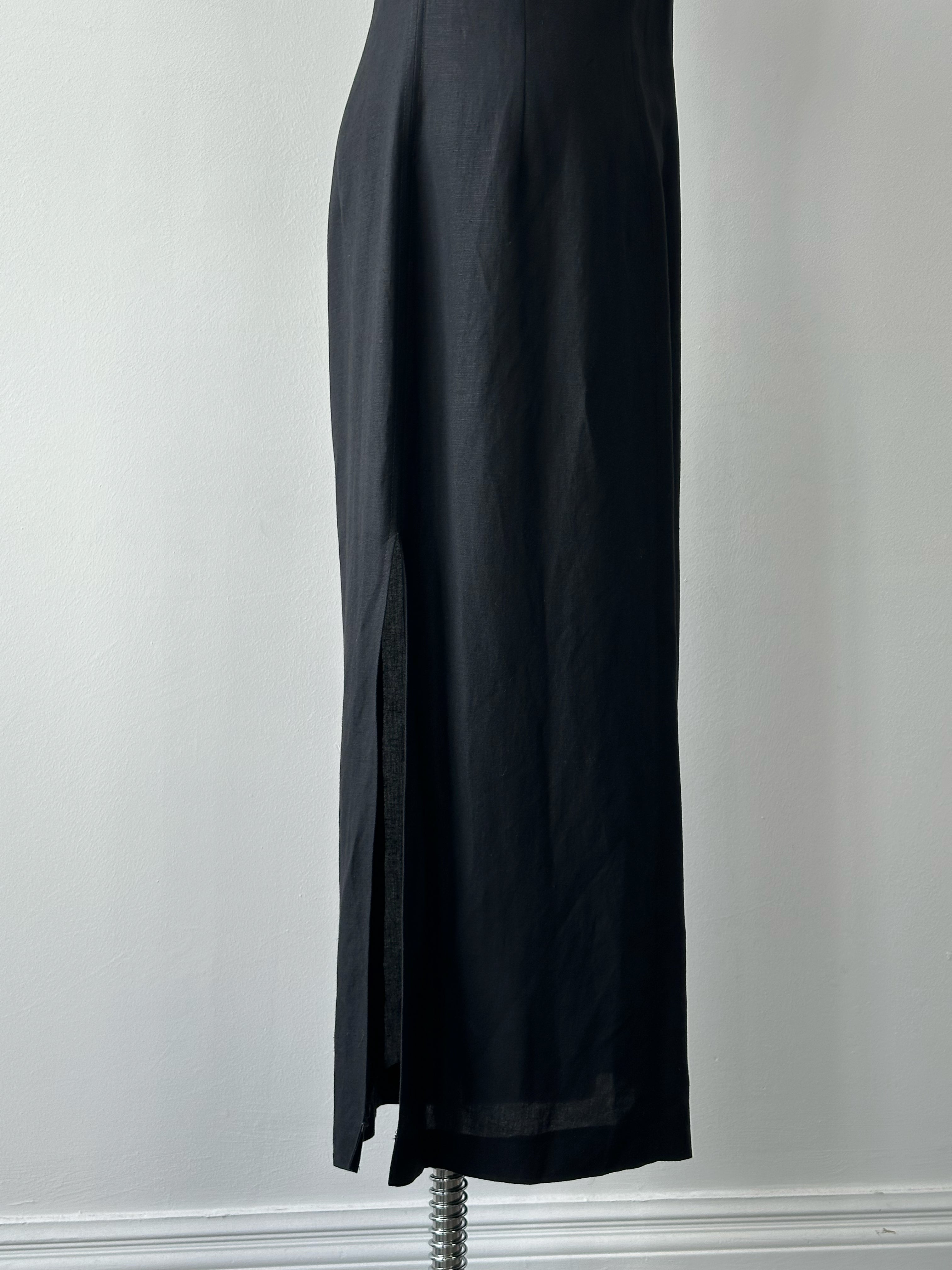 Marella 1990s linen V-neck floor-length dress in S/M style, featuring a relaxed fit and natural fabric for elegant summer wear.