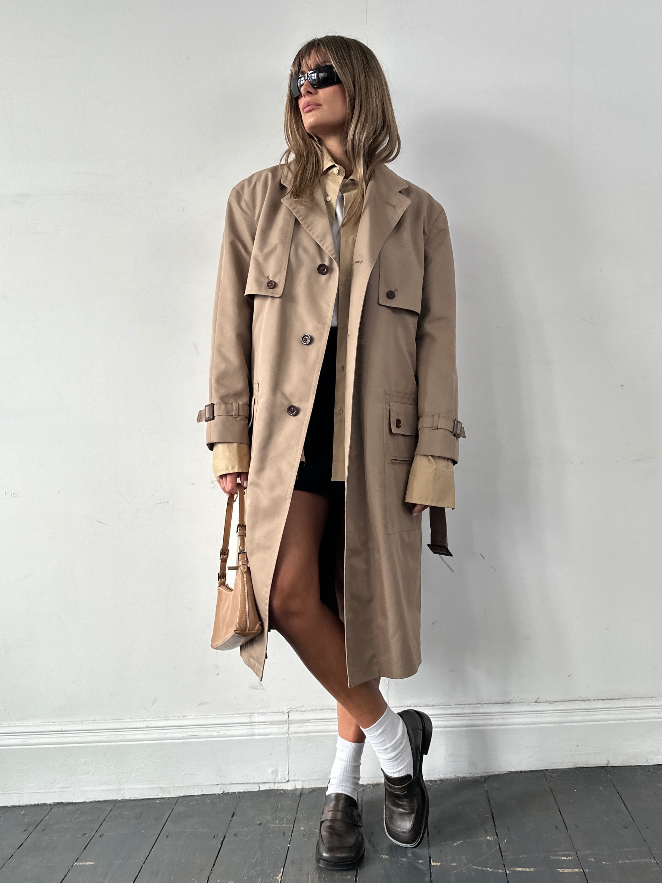Vintage cotton single-breasted belted trench coat in XL size, stylish and classic with a timeless design and belt detail.