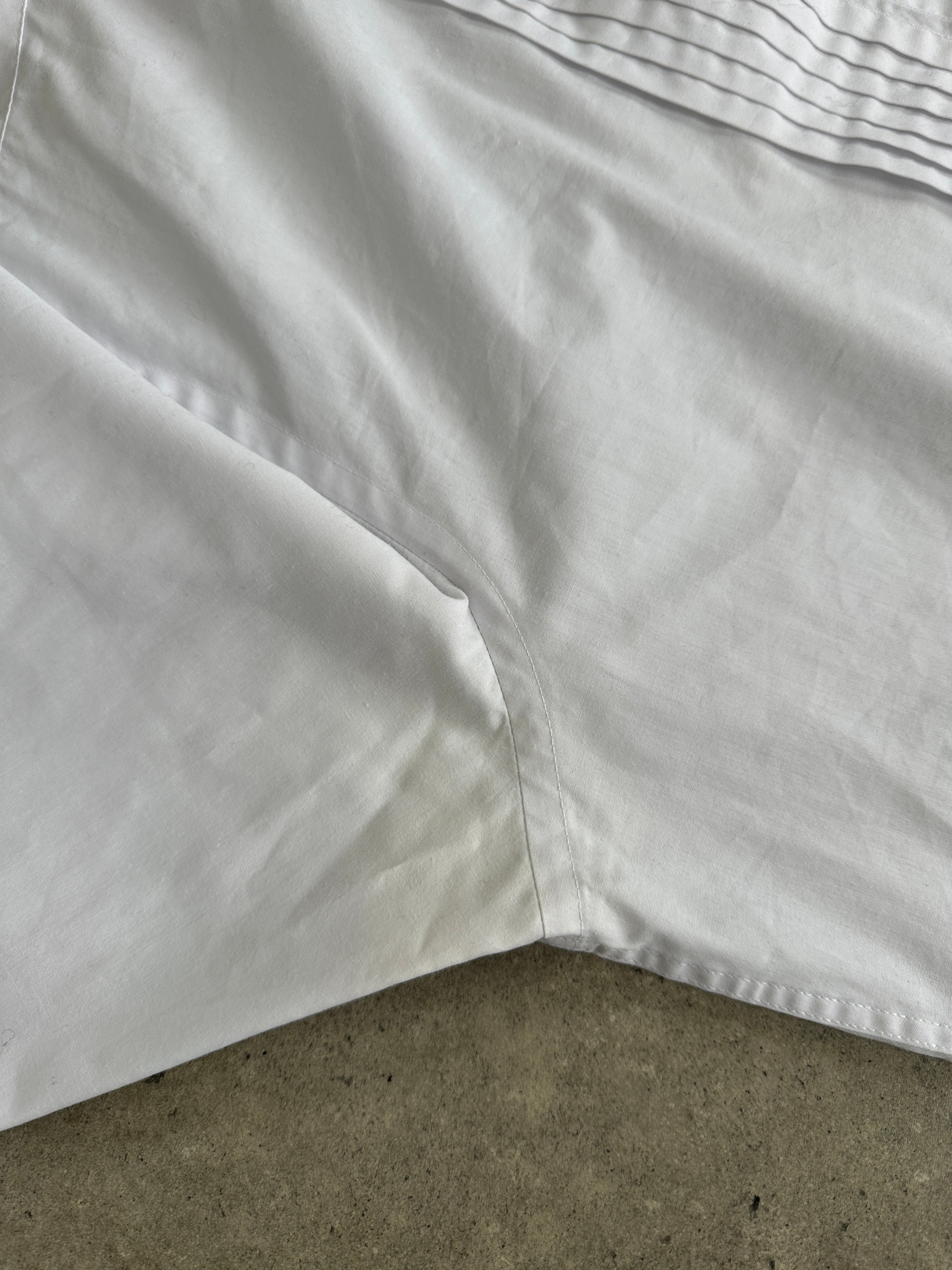 Vintage brand vintage tuxedo wing collar dress shirt, L/XL size, featuring classic style and crisp white fabric.