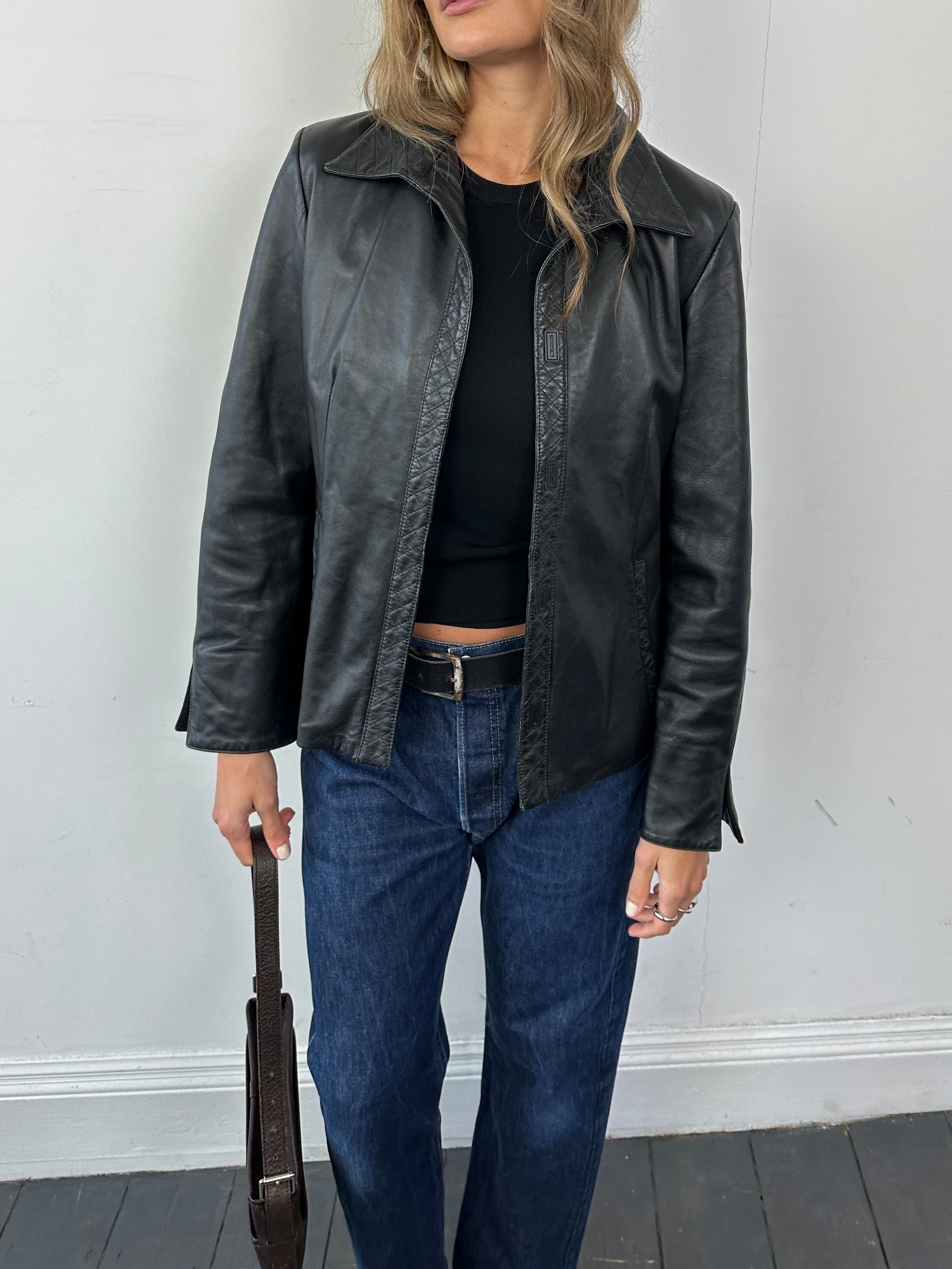 Italian Vintage Leather Jacket in size S, featuring classic distressed leather and timeless design from the Vintage brand.