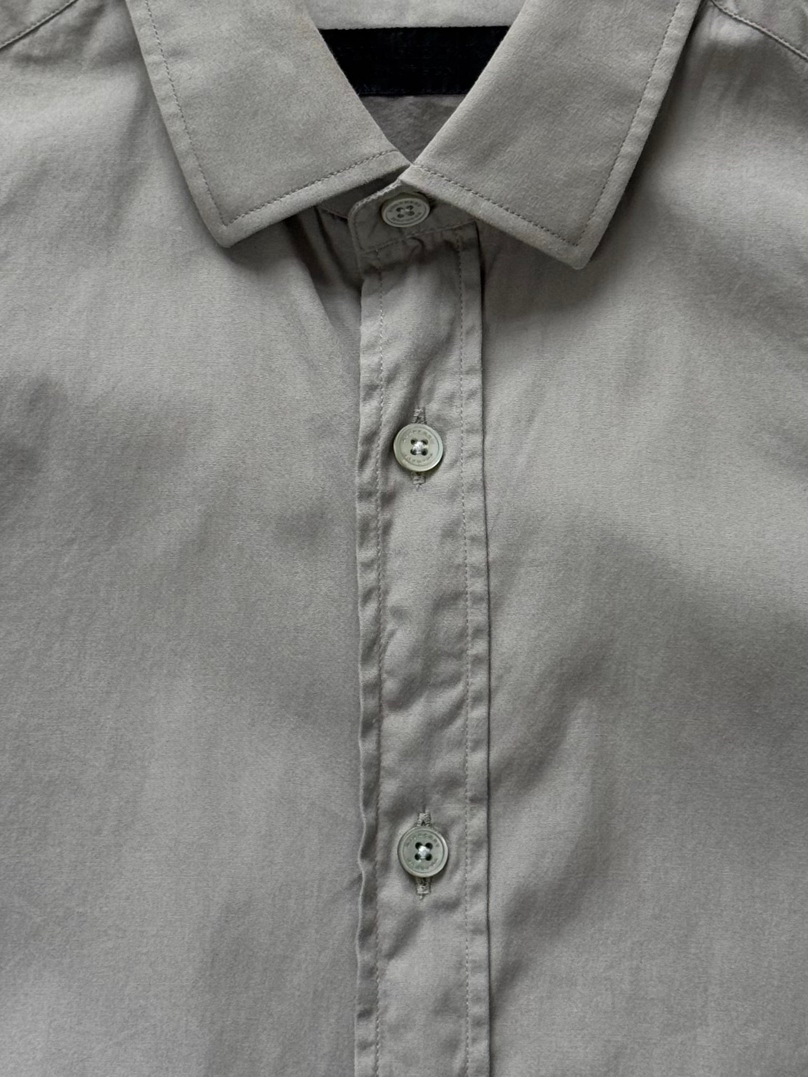 Burberry Prorsum 2000s pure cotton shirt in size S, featuring classic design and signature check pattern.