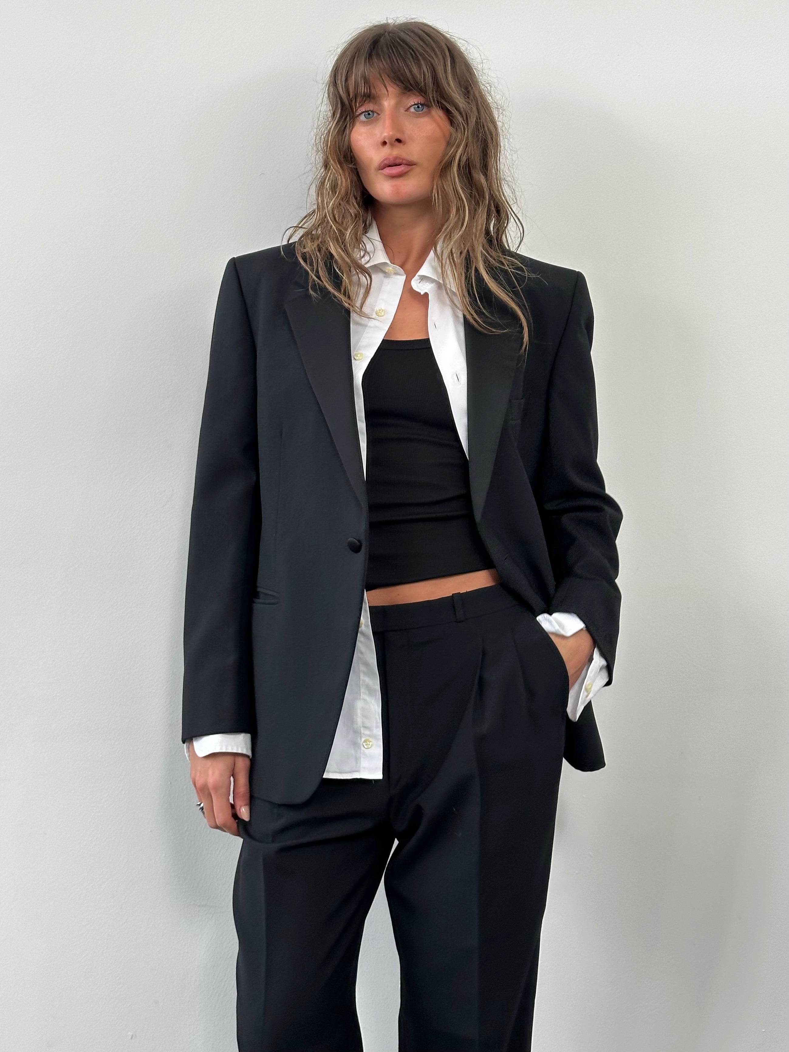 Christian Dior 1990s wool single-breasted tuxedo suit, size 42S/W32, tailored fit with classic lapel and elegant style.
