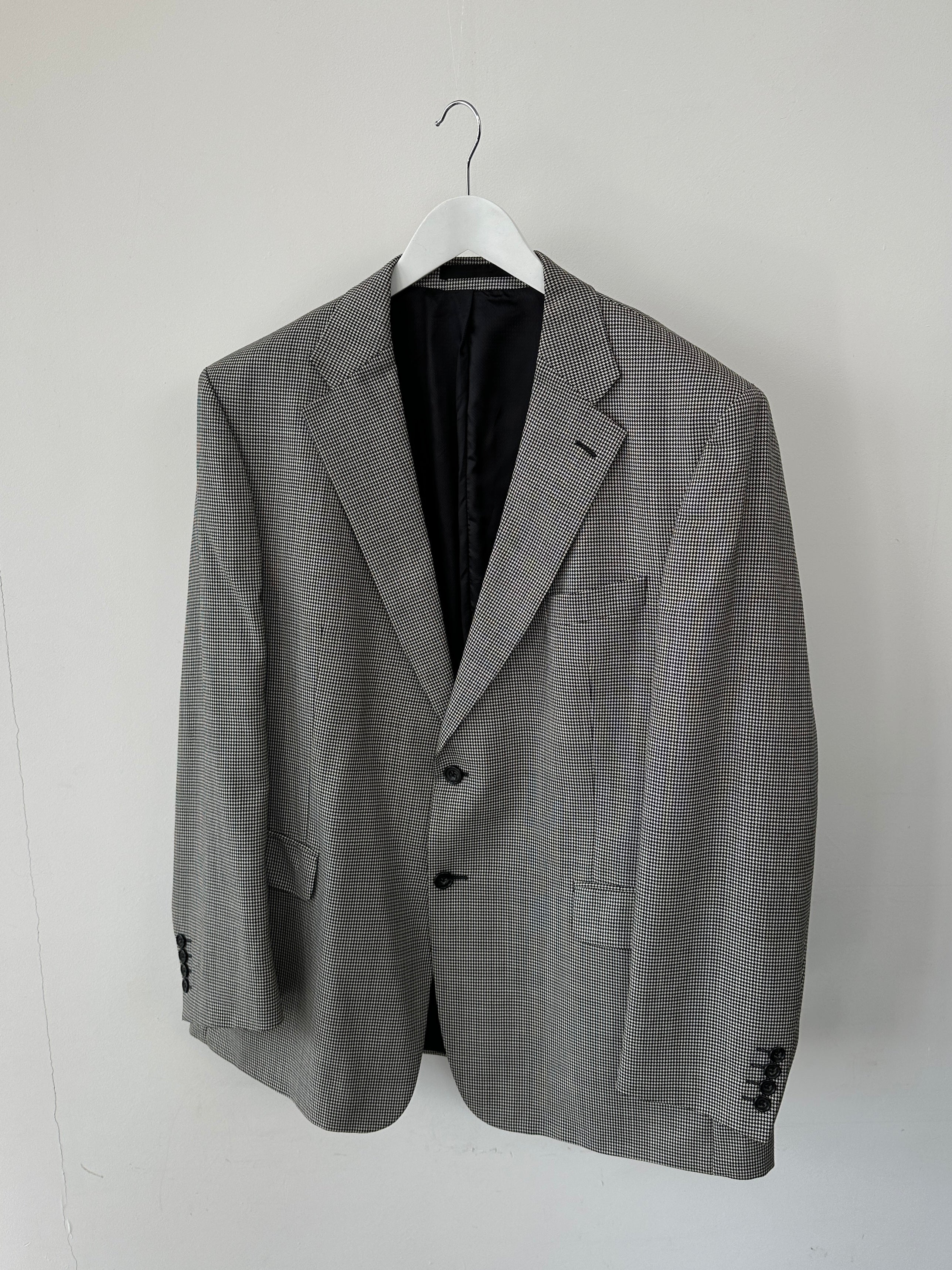 Vintage pure wool dogtooth blazer in XL, single-breasted design with classic tailored fit and timeless pattern.