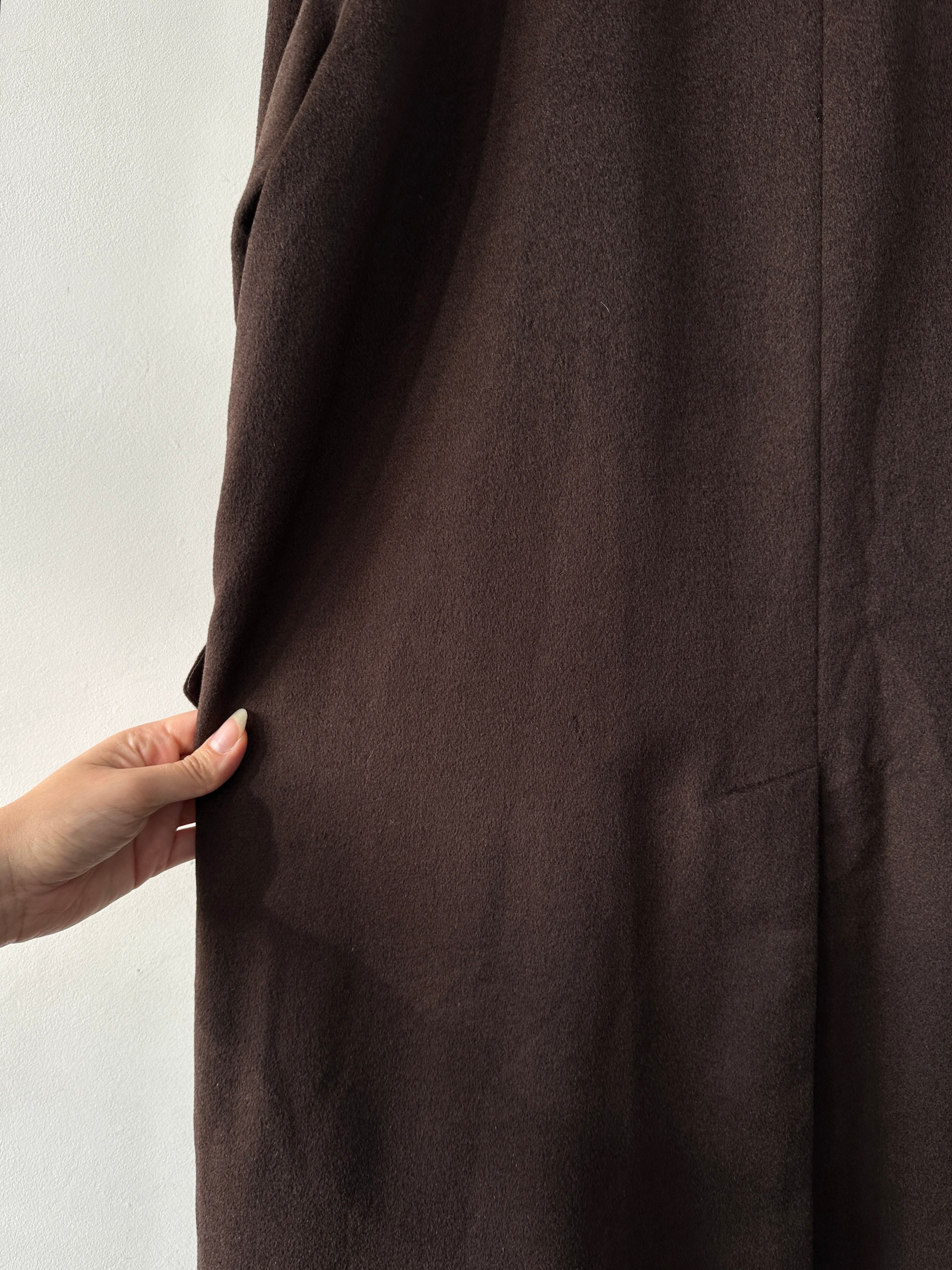Balmain Pierre Balmain 80s pure cashmere coat in XL, showcasing a luxurious beige coat with classic tailored design.