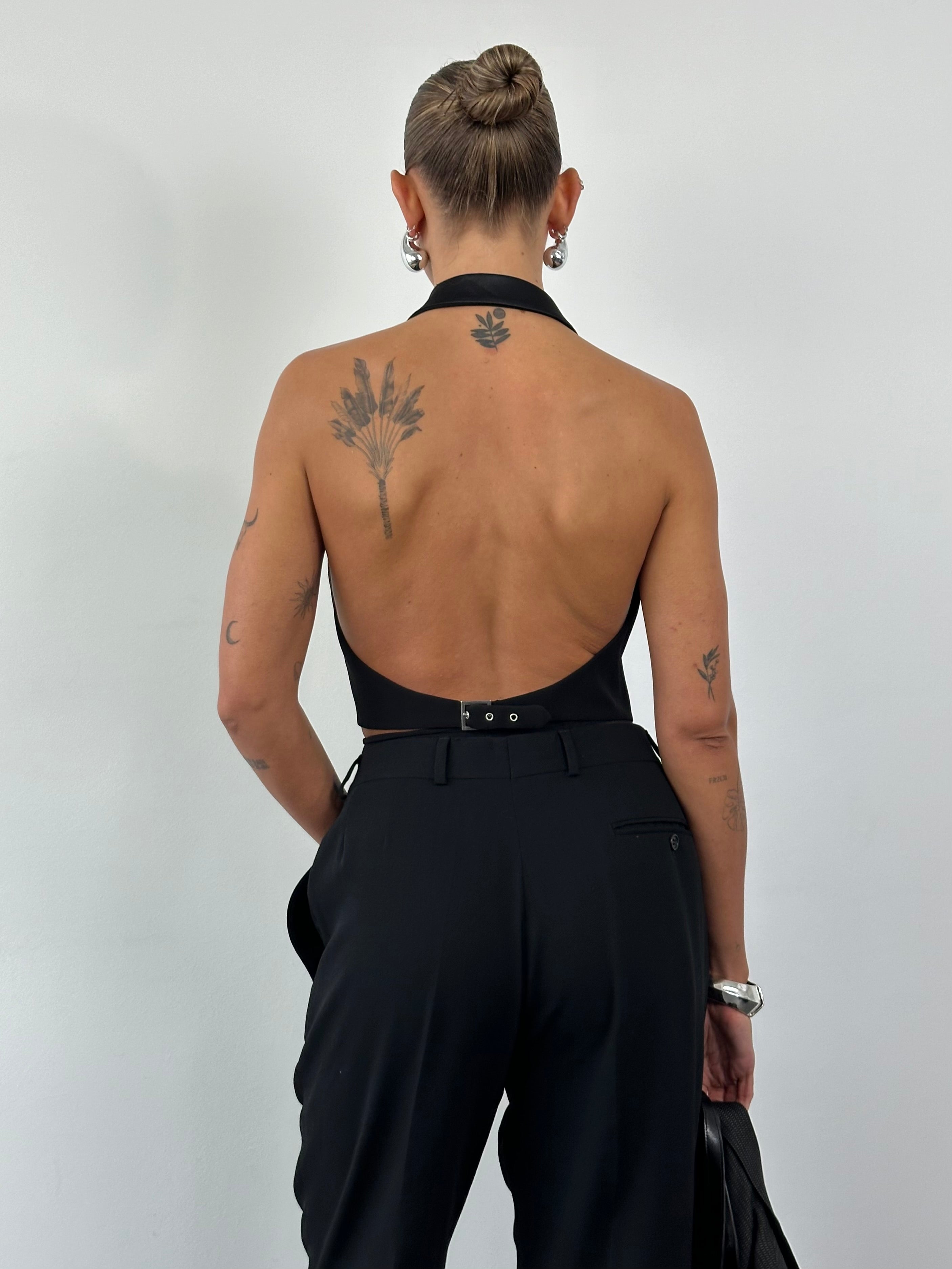 Emporio Armani SS2002 pure silk tuxedo waistcoat in size M, tailored with a sleek, elegant design for formal occasions.