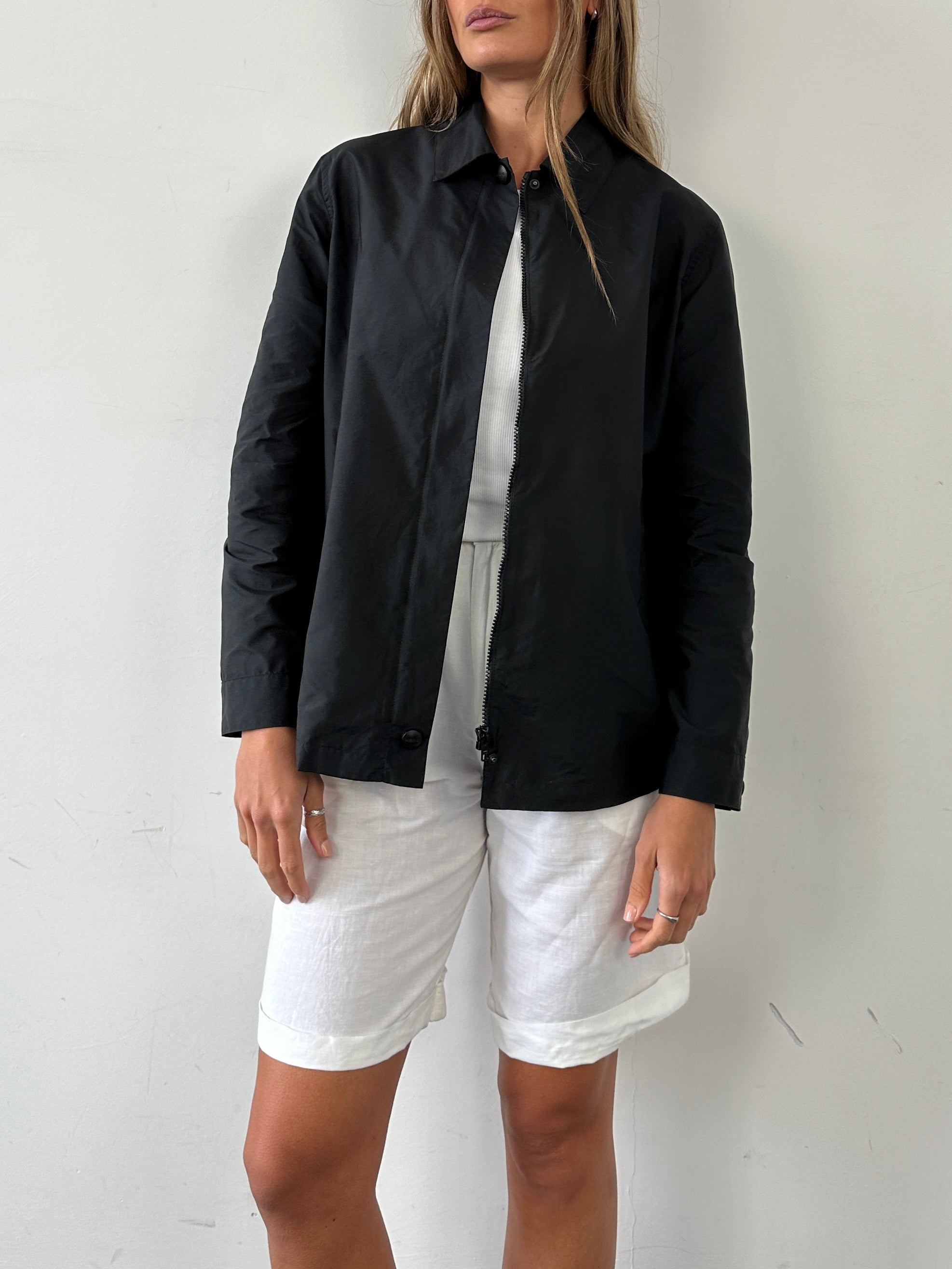 Max Mara Weekend black bomber jacket with concealed placket and ribbed cuffs, casual style, size M.