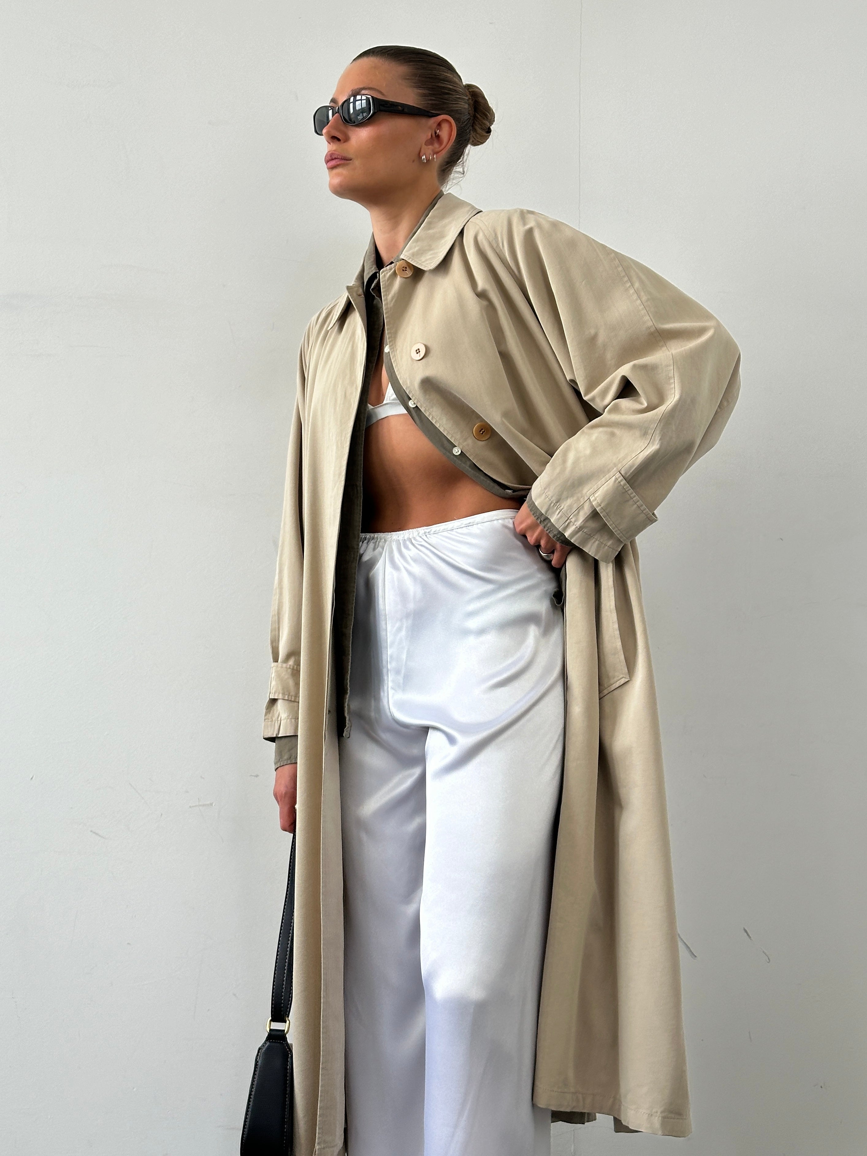 Mani Cotton Cupro belted trench coat in size L/XL, beige color, with classic collar and button closure, shown from the front.
