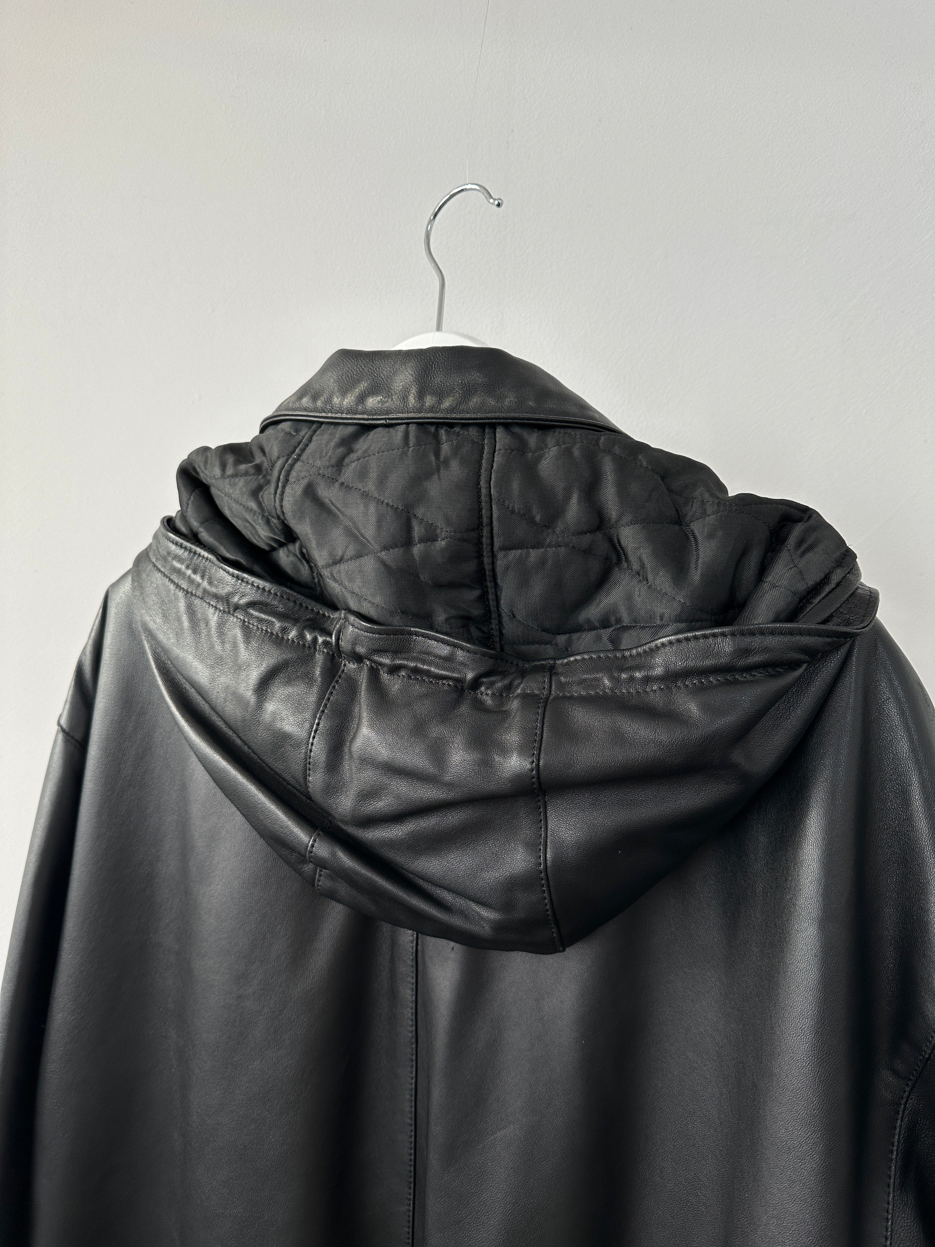 Vintage Italian vintage leather hooded trench coat, XL/XXL size, featuring classic design and detailed craftsmanship.