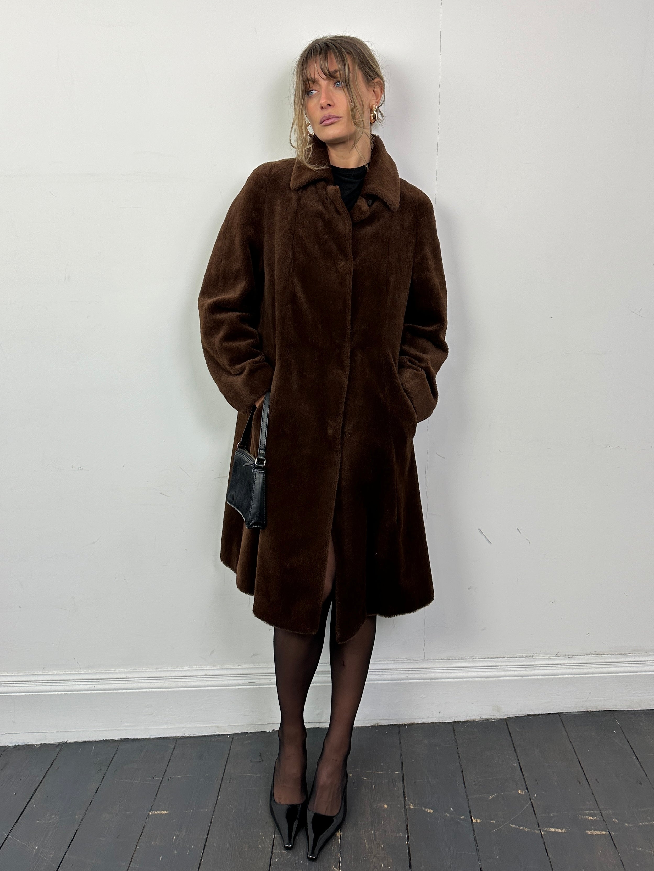 Vintage alpaca mohair fur single-breasted A-line coat in beige, stylish vintage coat with classic collar and button details.