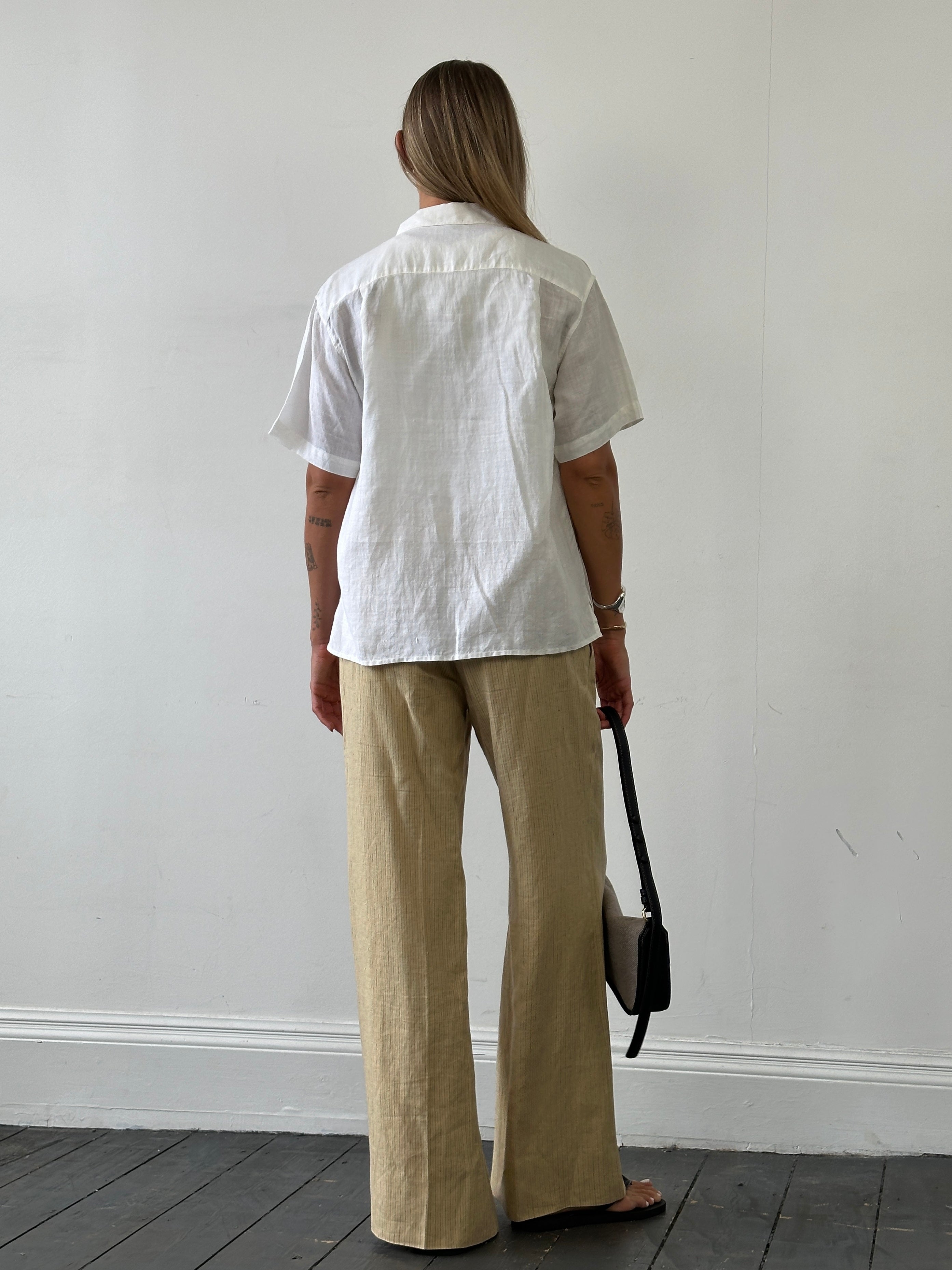 Italian Vintage pure linen short sleeve shirt in size M, light breathable fabric, classic vintage style for casual wear