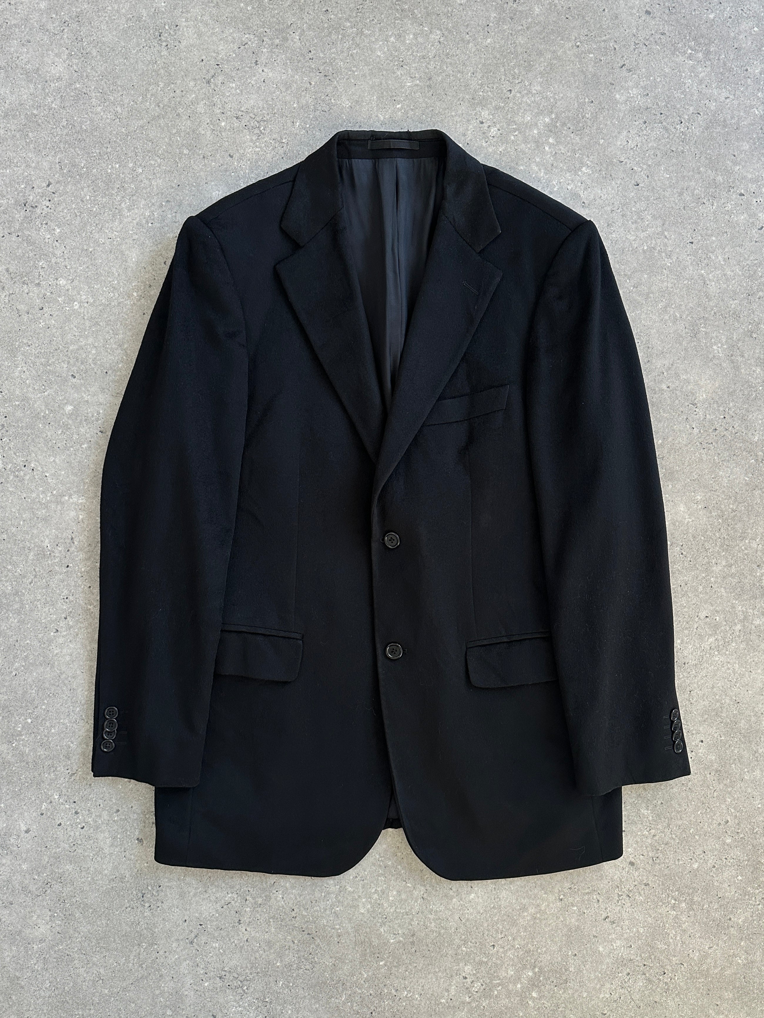 Loro Piana pure brushed wool single-breasted blazer in size 42R/L, tailored with classic lapels and a sleek fit.