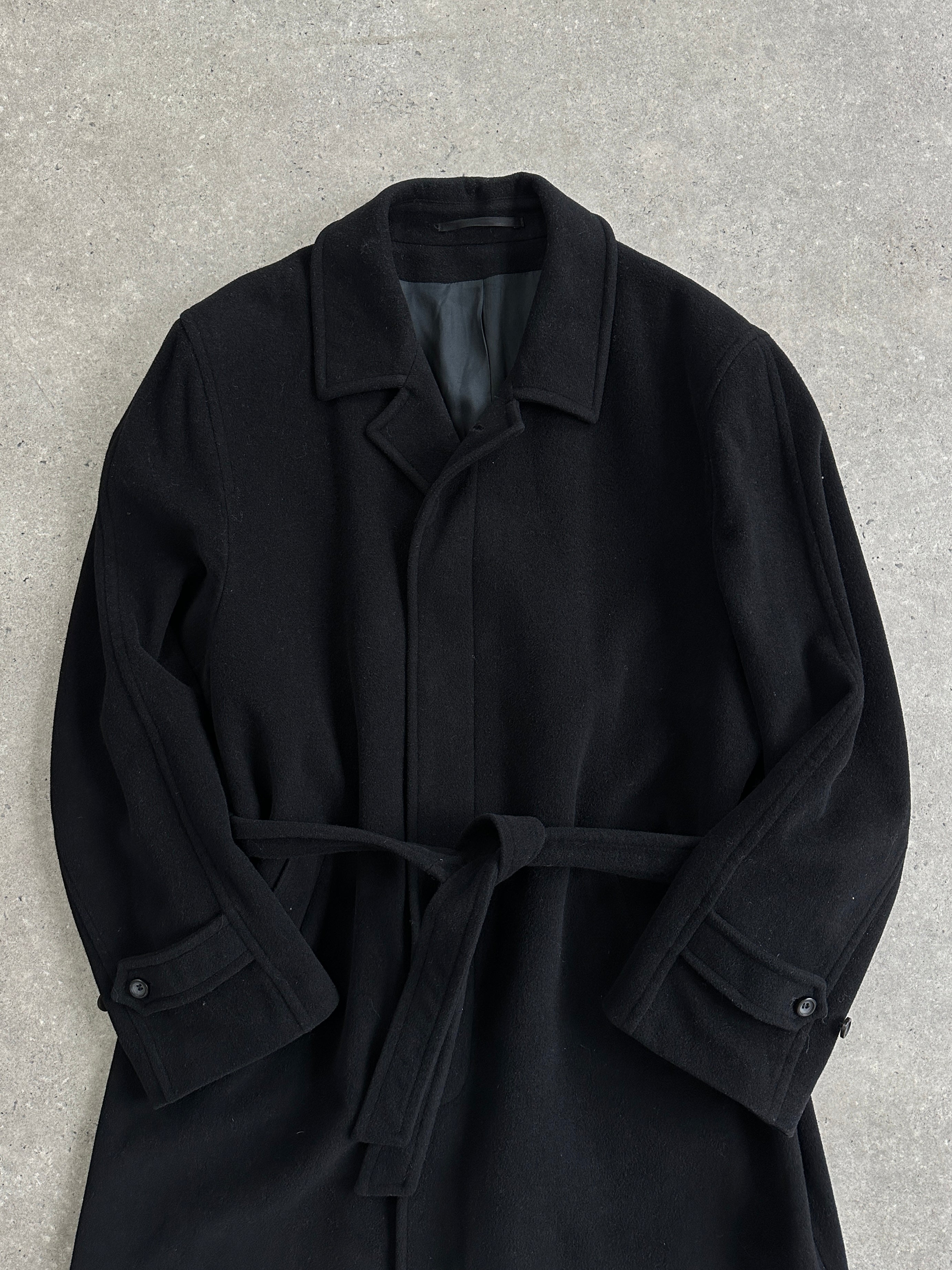 Vintage wool and cashmere belted coat in XXL, showcasing classic design, textured fabric, and tailored fit.