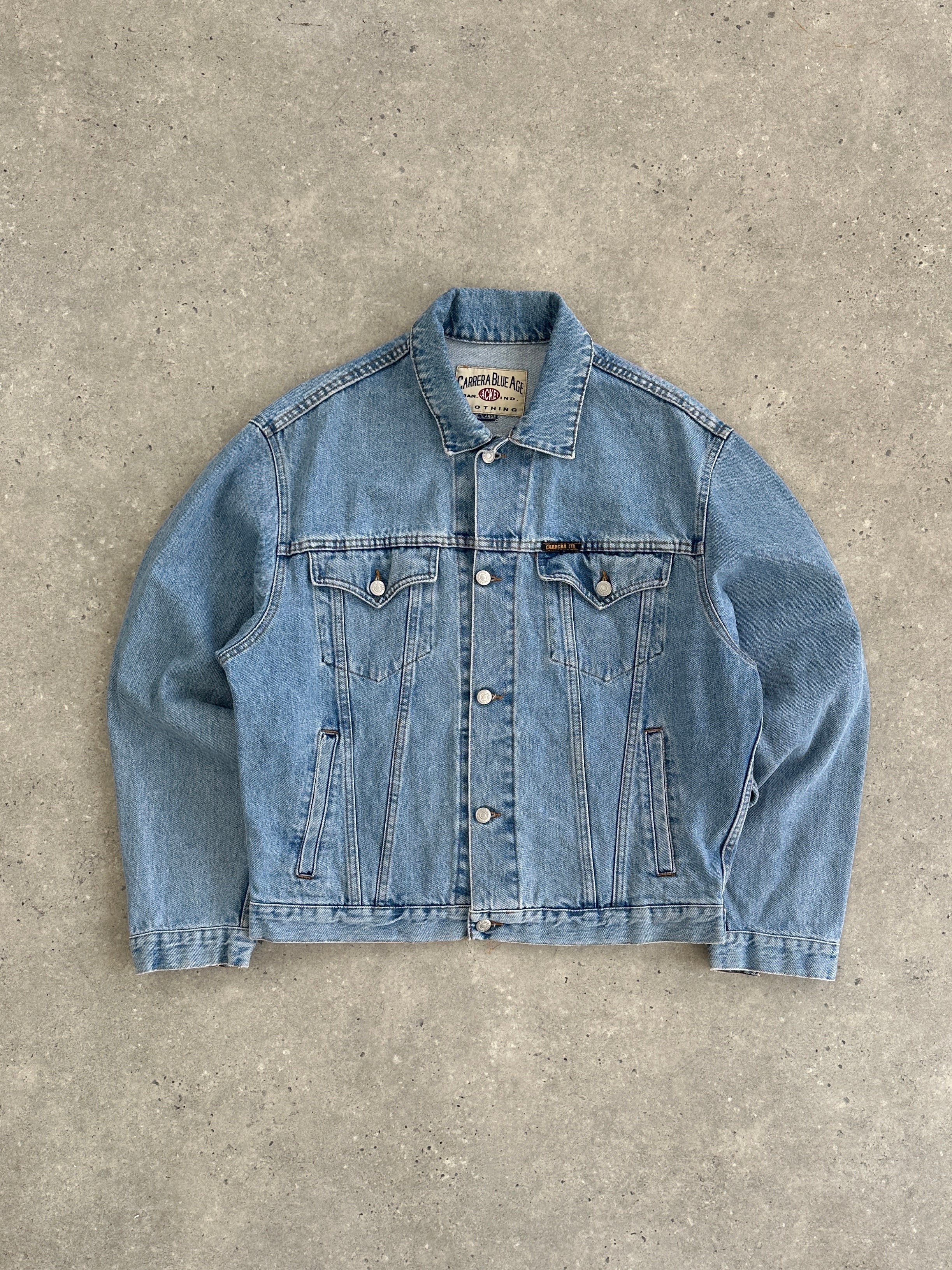 Carrera Italian oversized denim jacket from the 80s-90s, men's large, with classic blue wash and relaxed fit.