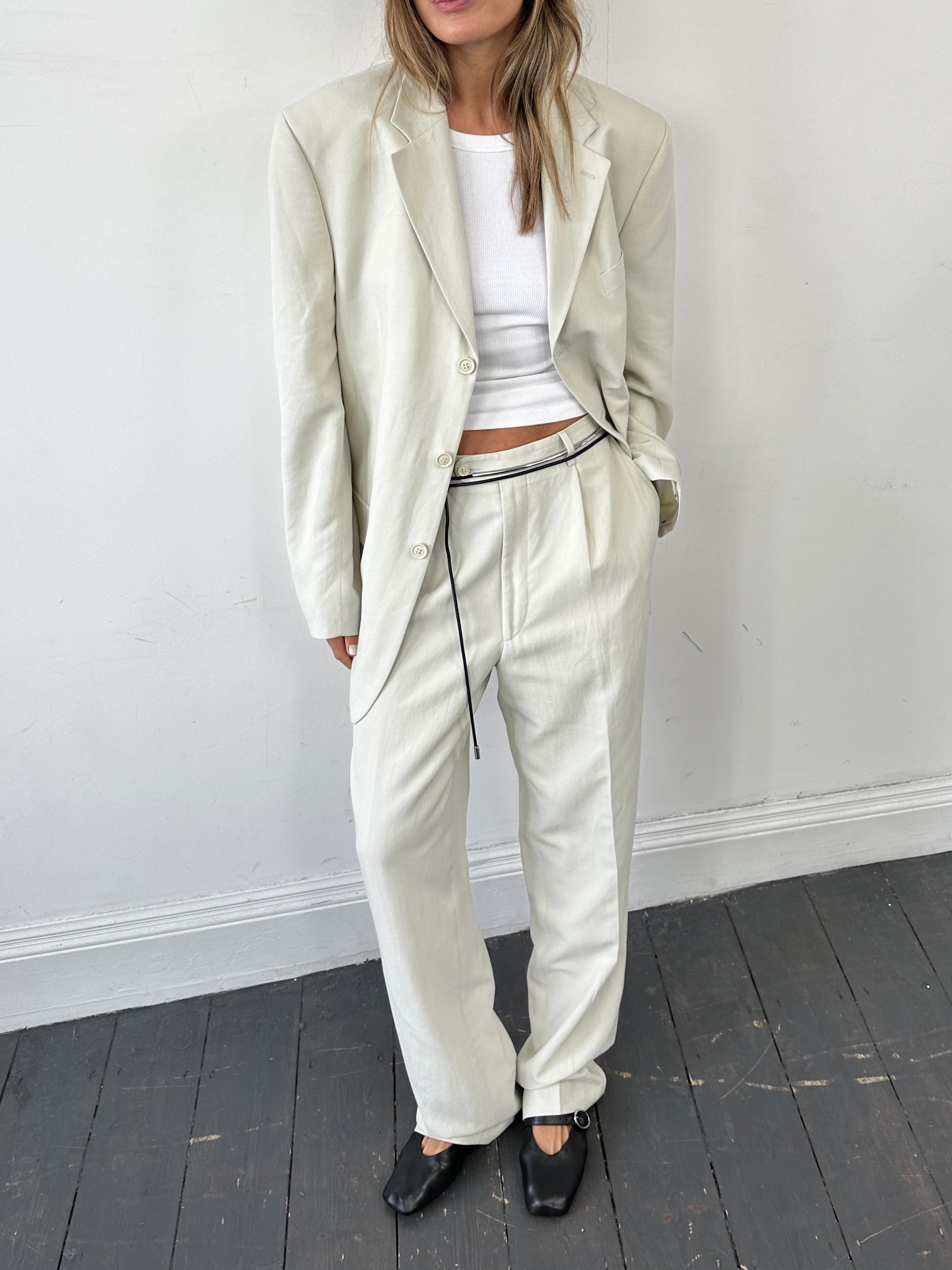 Pierre Cardin linen Tencel jumpsuit, single-breasted design, in size 42L/W34, displayed on a mannequin.