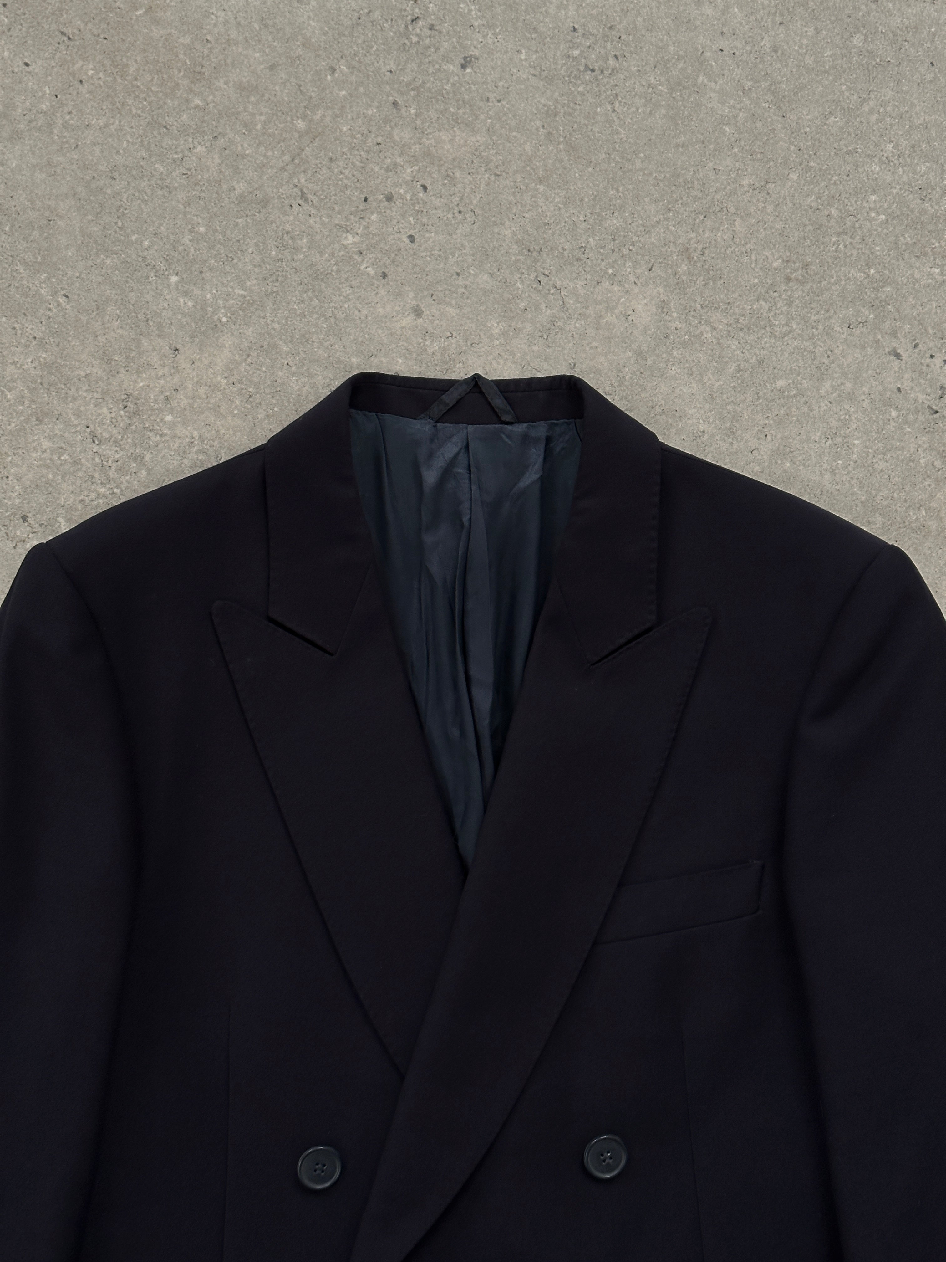 Vintage pure virgin wool double-breasted blazer in size L/XL, classic tailored blazer with notch lapels and button details.