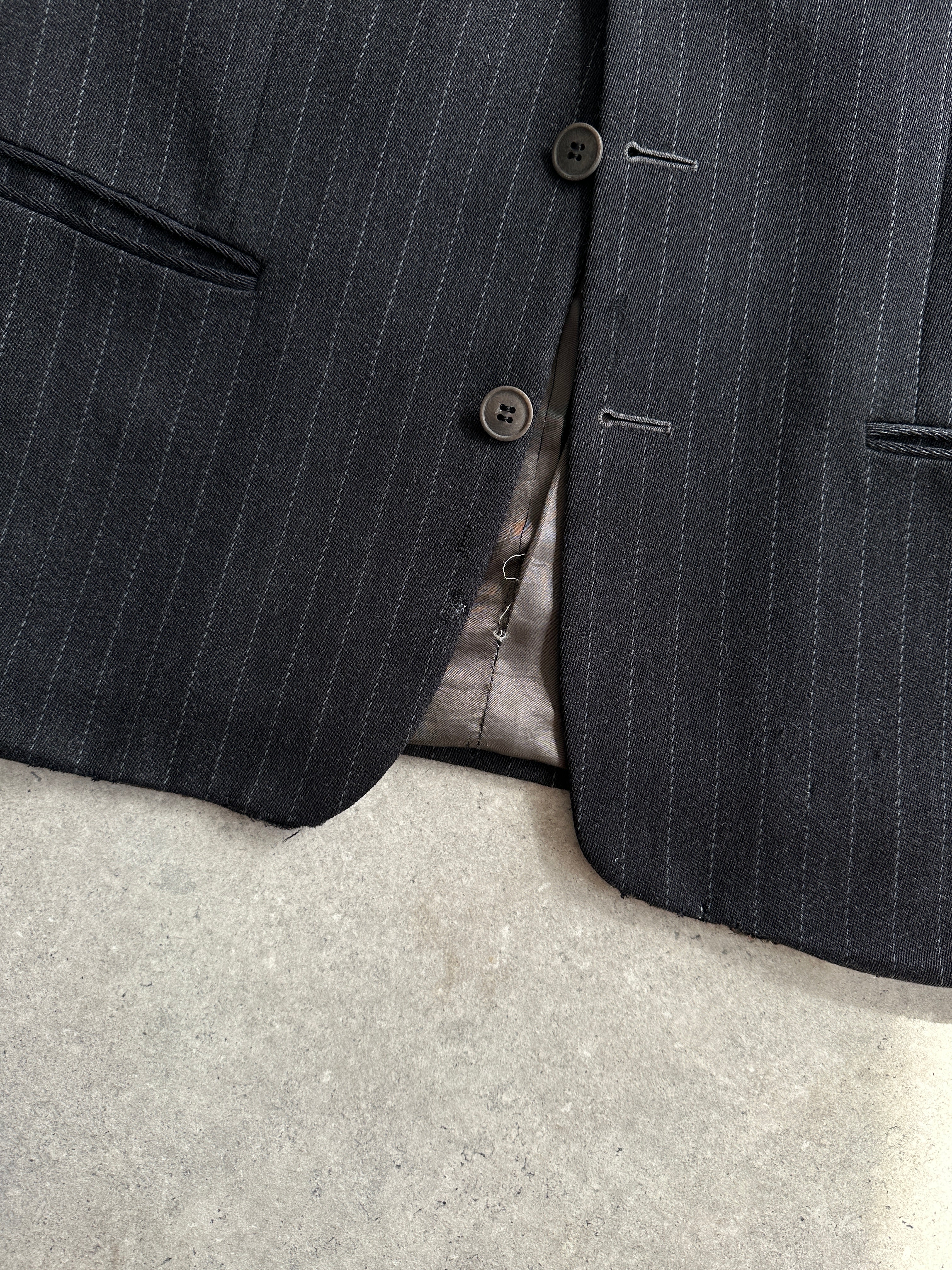 Kenzo wool pinstripe single-breasted blazer in size 44R, tailored fit with classic lapel and button closure.