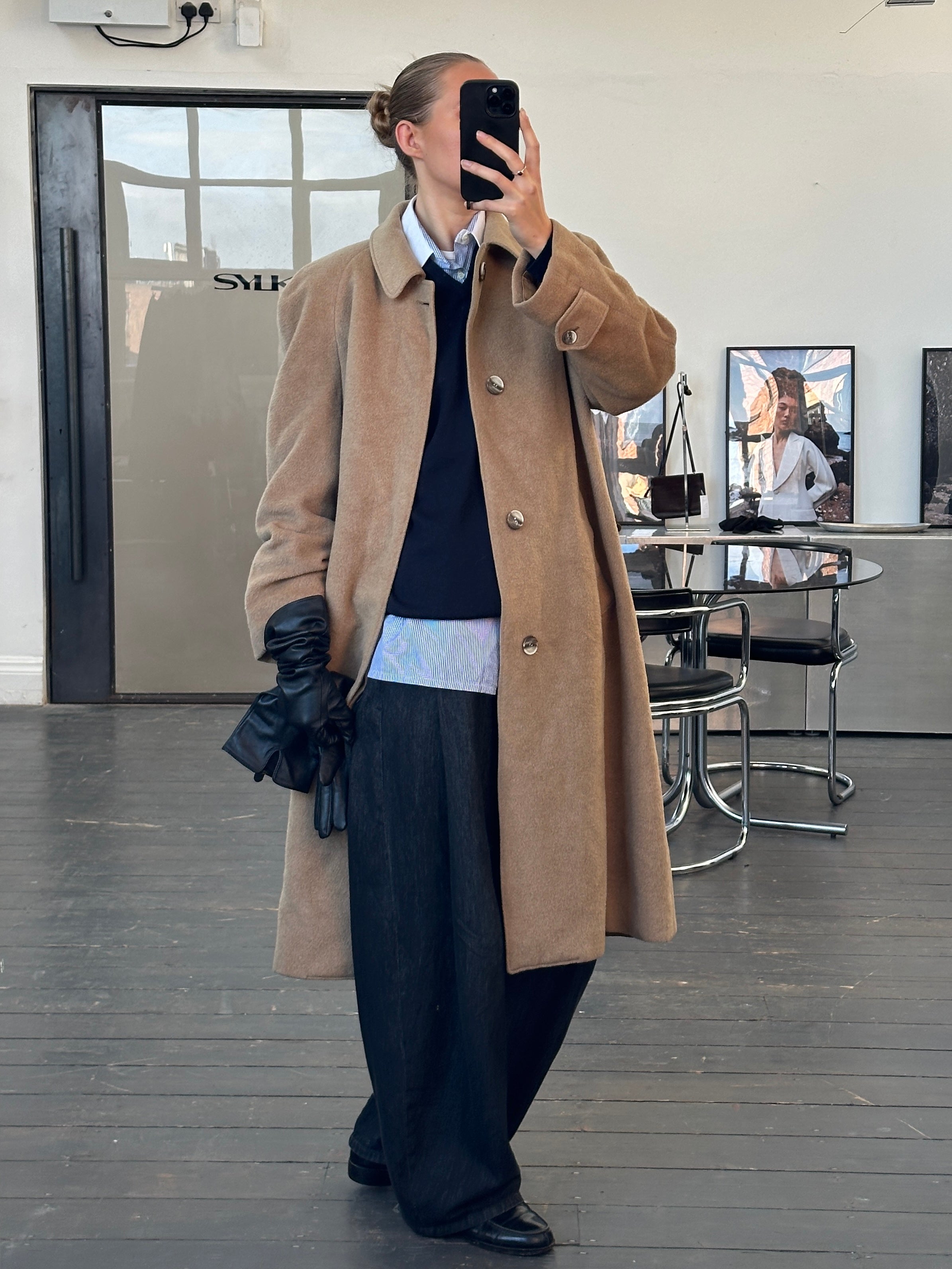 Christian Dior Monsieur 1970s wool coat with concealed placket in XL/XXL, featuring a classic tailored design.