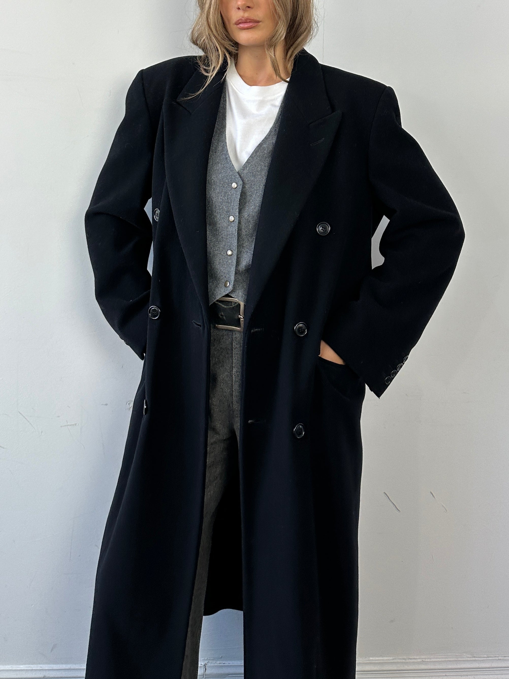 Pierre Cardin double-breasted wool cashmere coat in size M, featuring classic tailored design and neutral color.