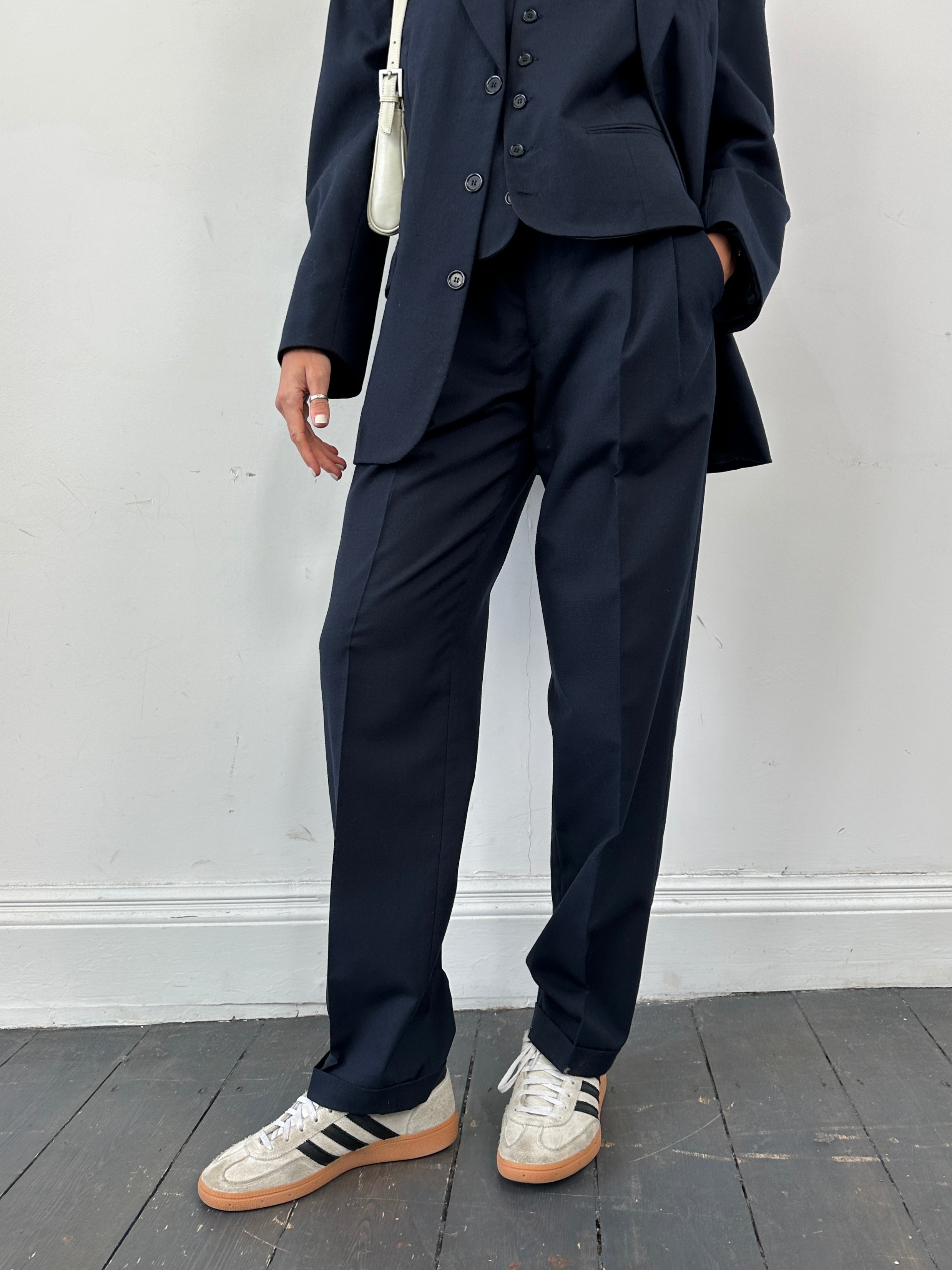 Vintage wool blend single-breasted three-piece suit in size 38R/W30, tailored fit, with notch lapel and classic style.