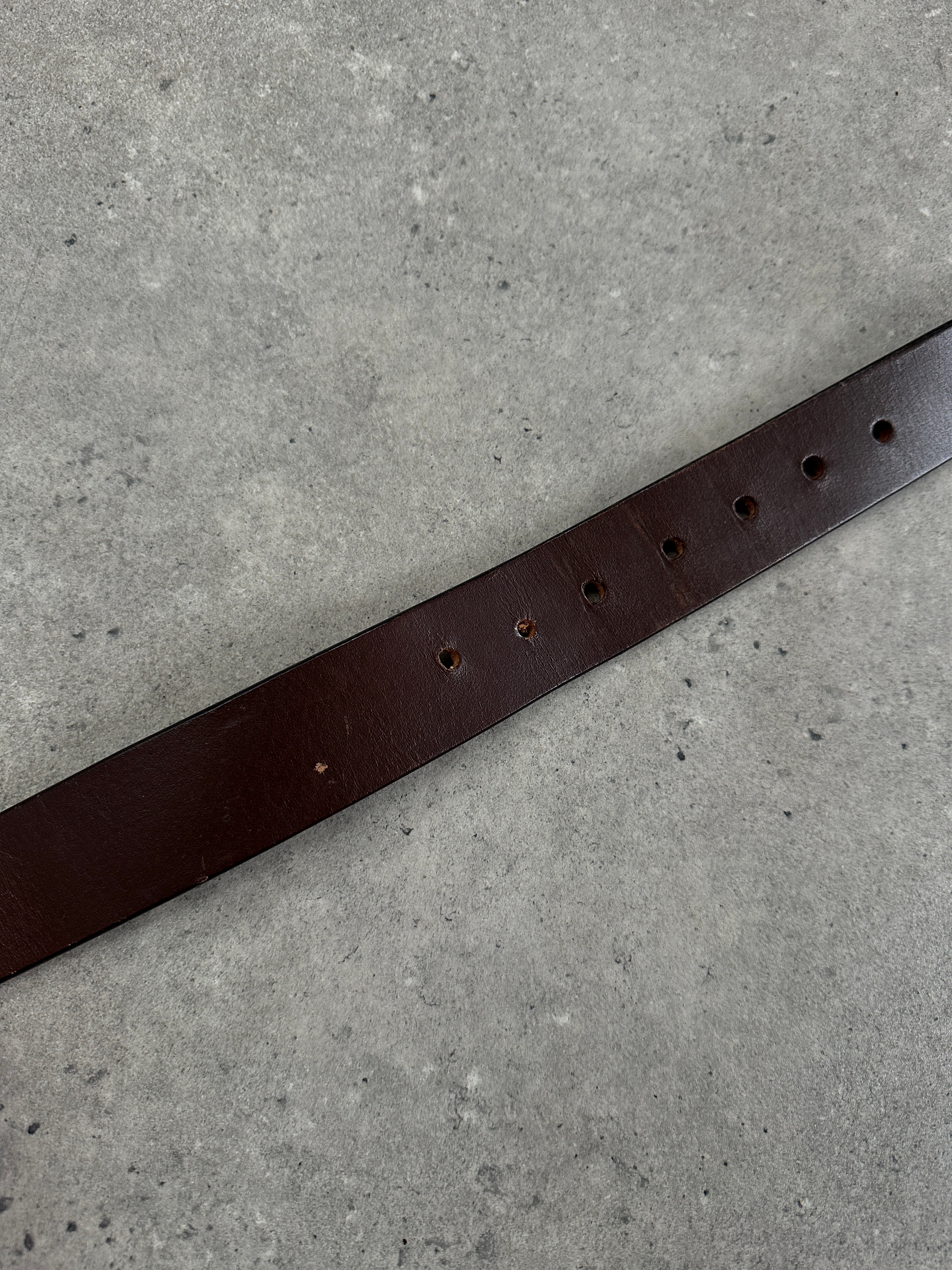 Vintage 1990s square leather belt in black, with a classic buckle, size W30-36, featuring a retro style and textured leather finish.
