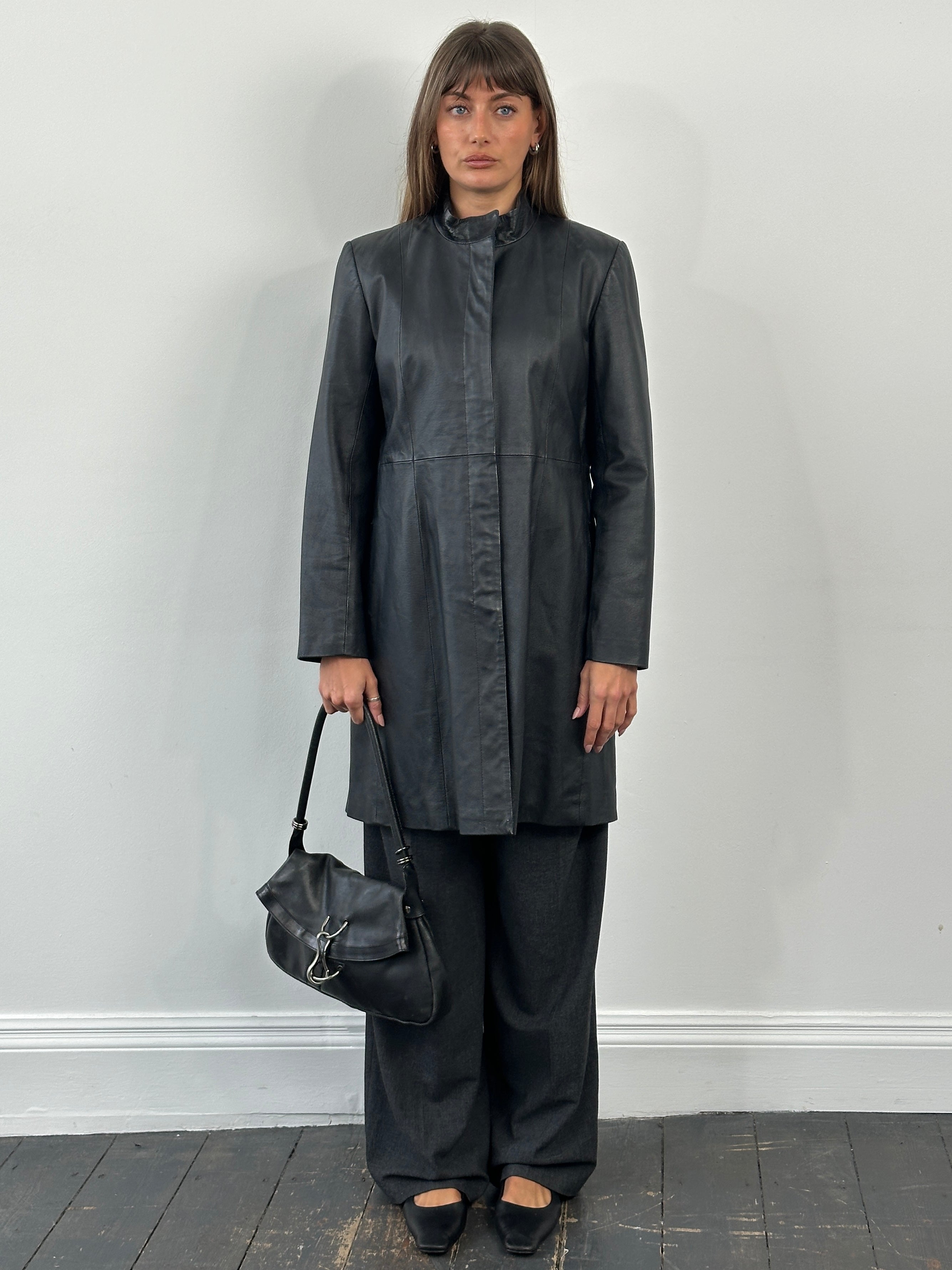 Vintage 1990s high neck leather trench coat in size M, stylish leather jacket with classic design and textured leather finish.