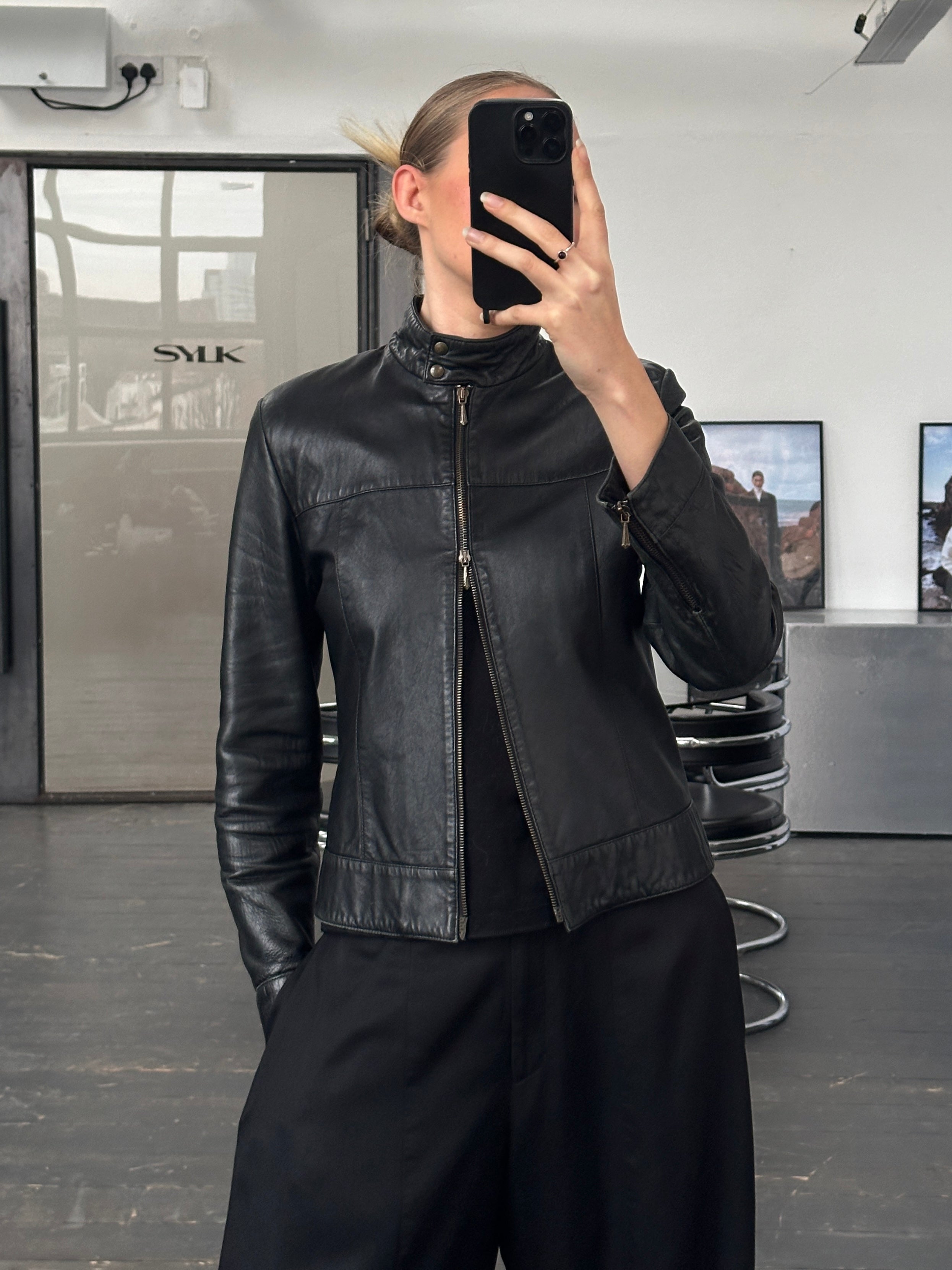 St Michael 1990s double zip motorcycle leather jacket in XS/S with classic black design and silver hardware.