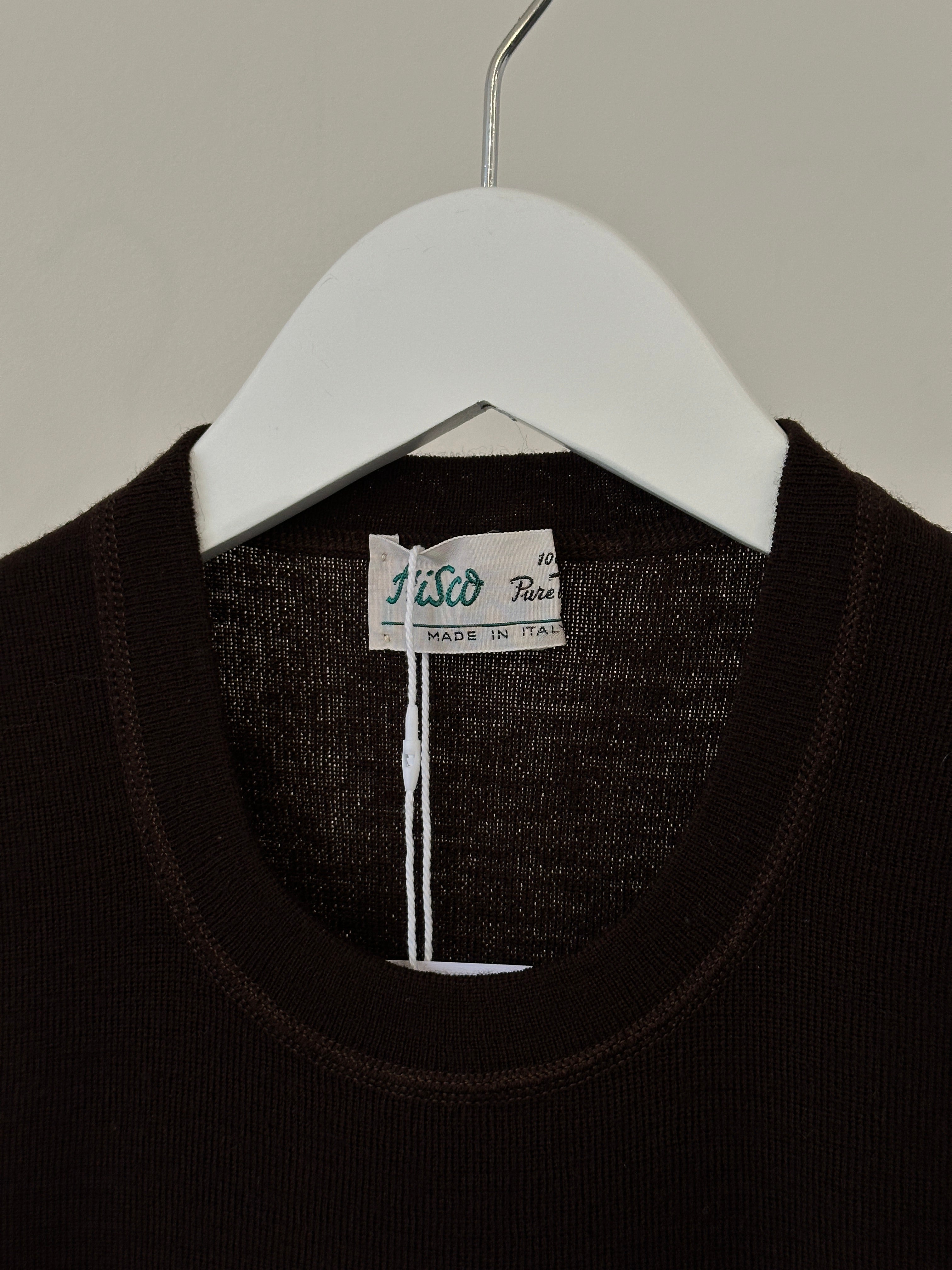 Vintage Italian pure wool knitted vest top, size small, featuring a cozy, textured design and classic style.
