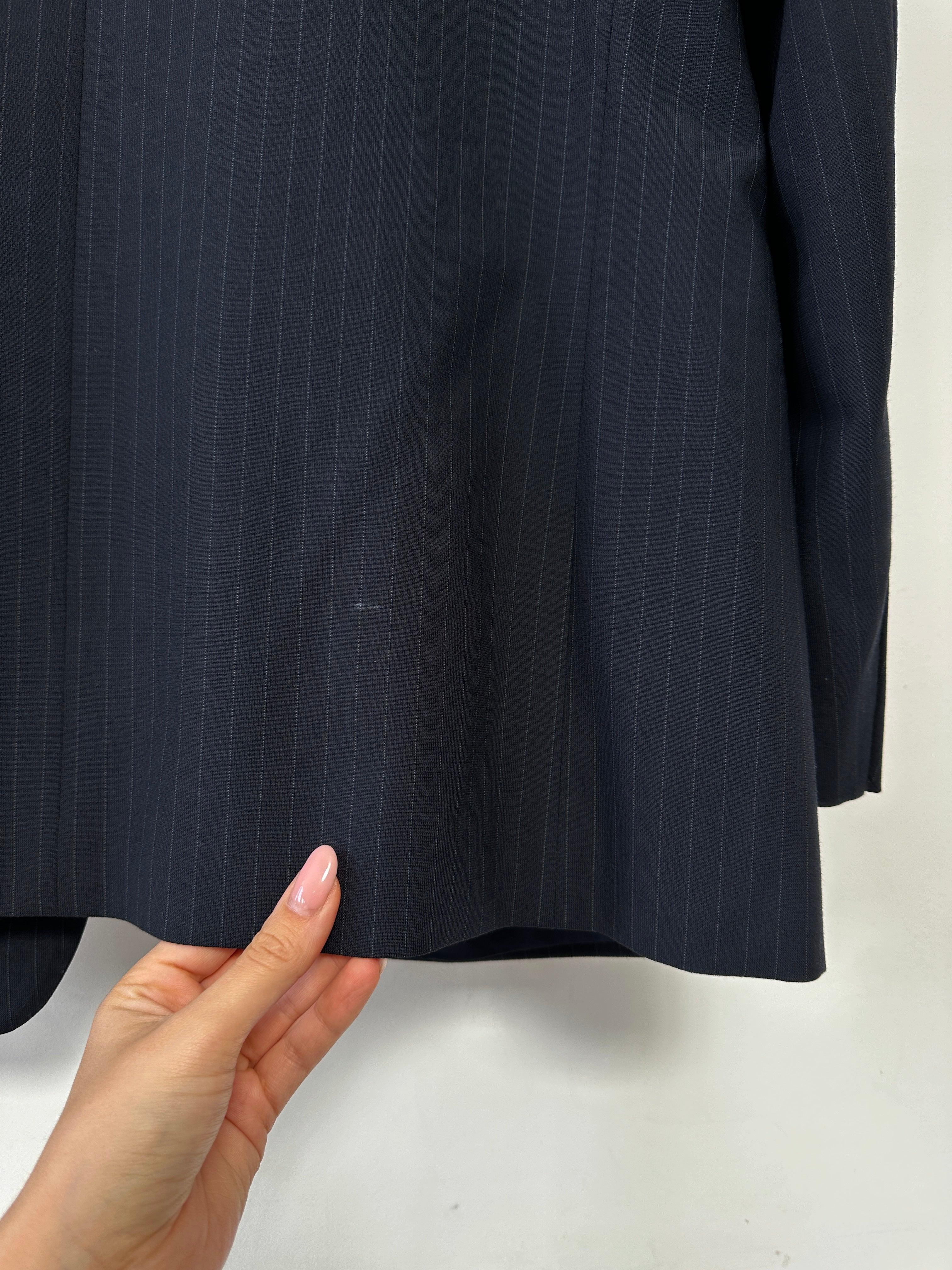 Vintage pinstripe wool blazer, single-breasted, size 44S/XL, featuring classic tailored design and notch lapels.