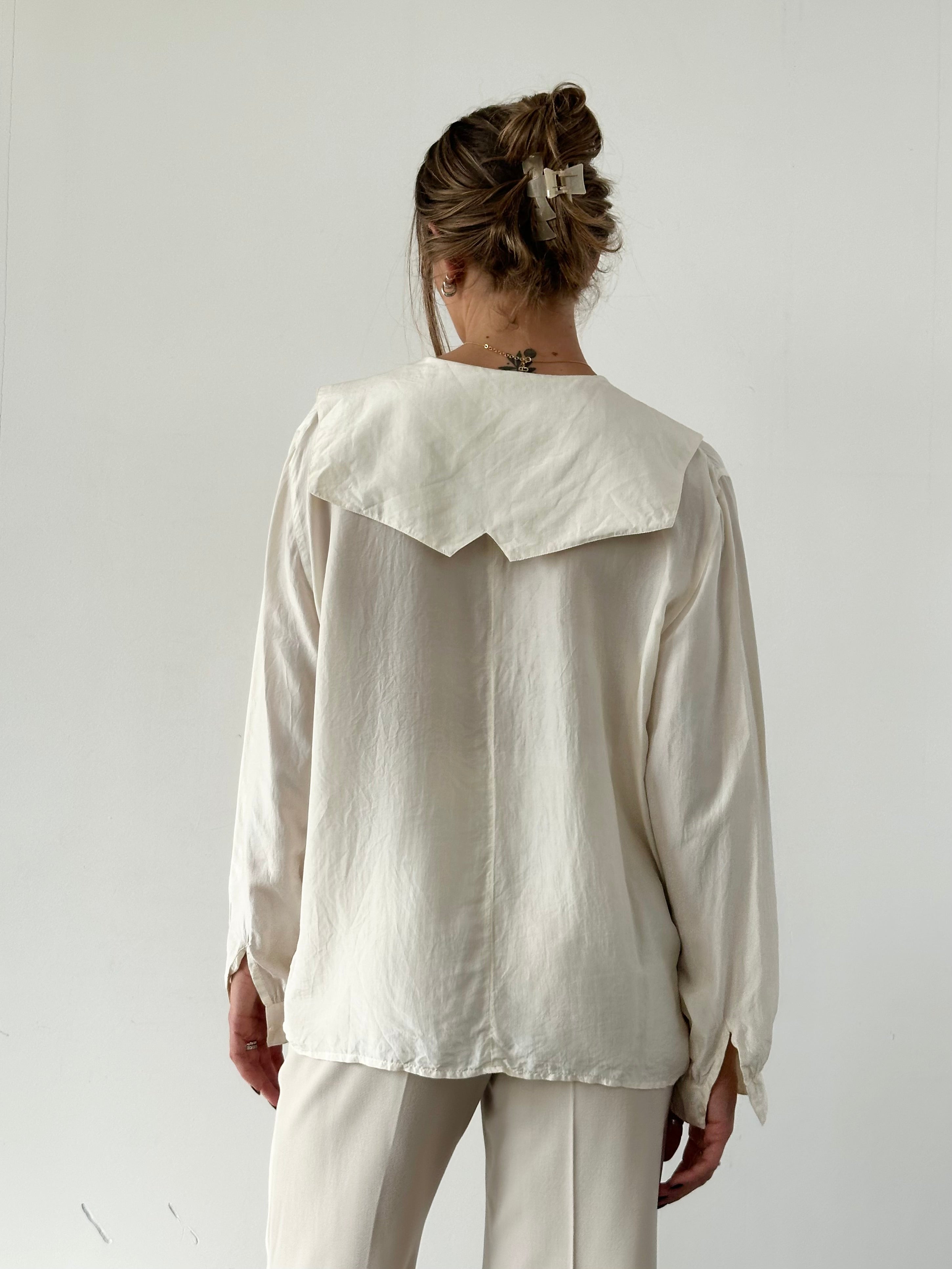 Vintage pure silk oversized collar shirt in size L/XL, featuring a classic design with a relaxed fit and elegant silk fabric.