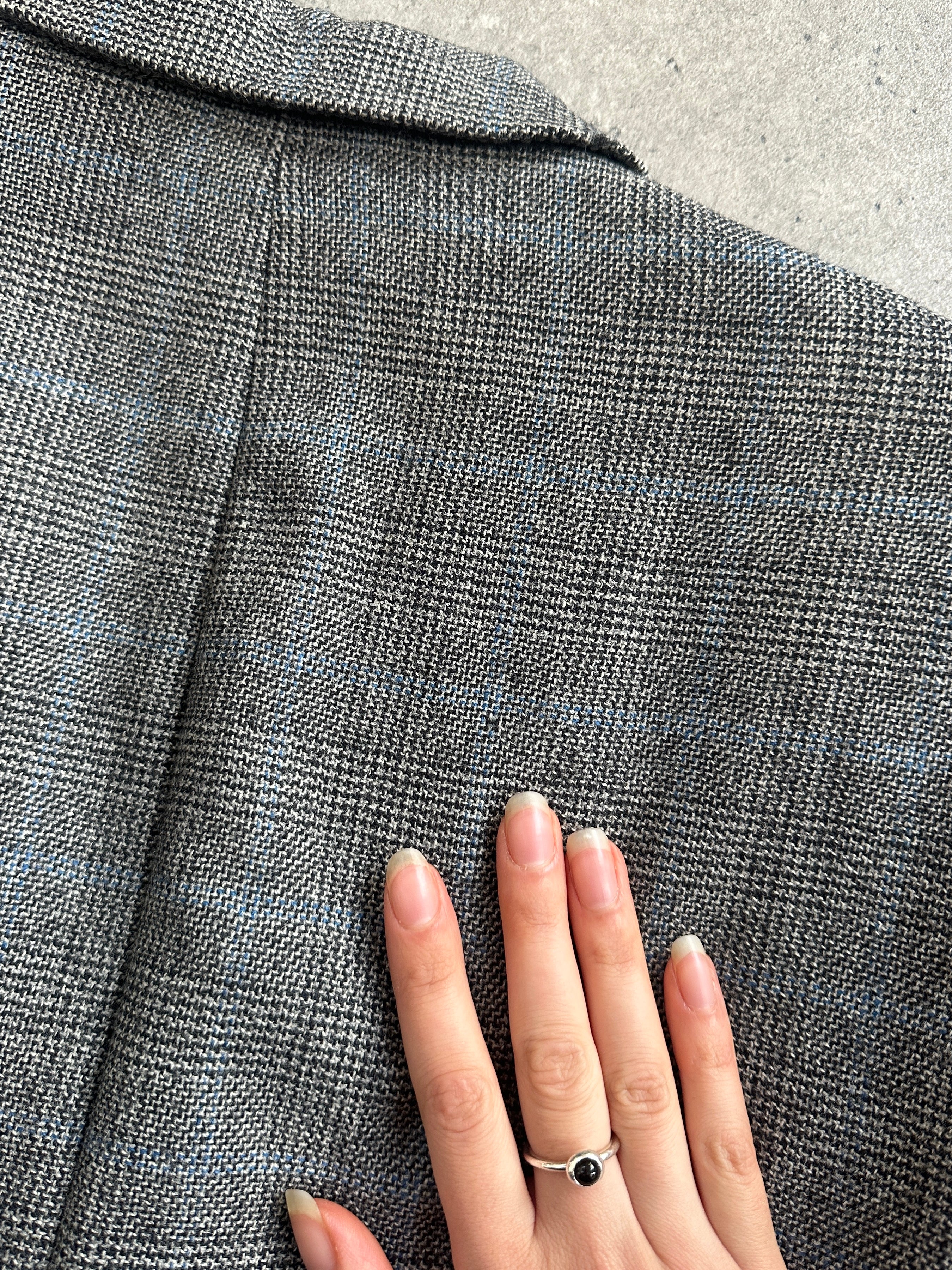 Yves Saint Laurent Pour Homme 1990s pure wool check blazer in size 40R/L, featuring a classic tailored fit and check pattern.