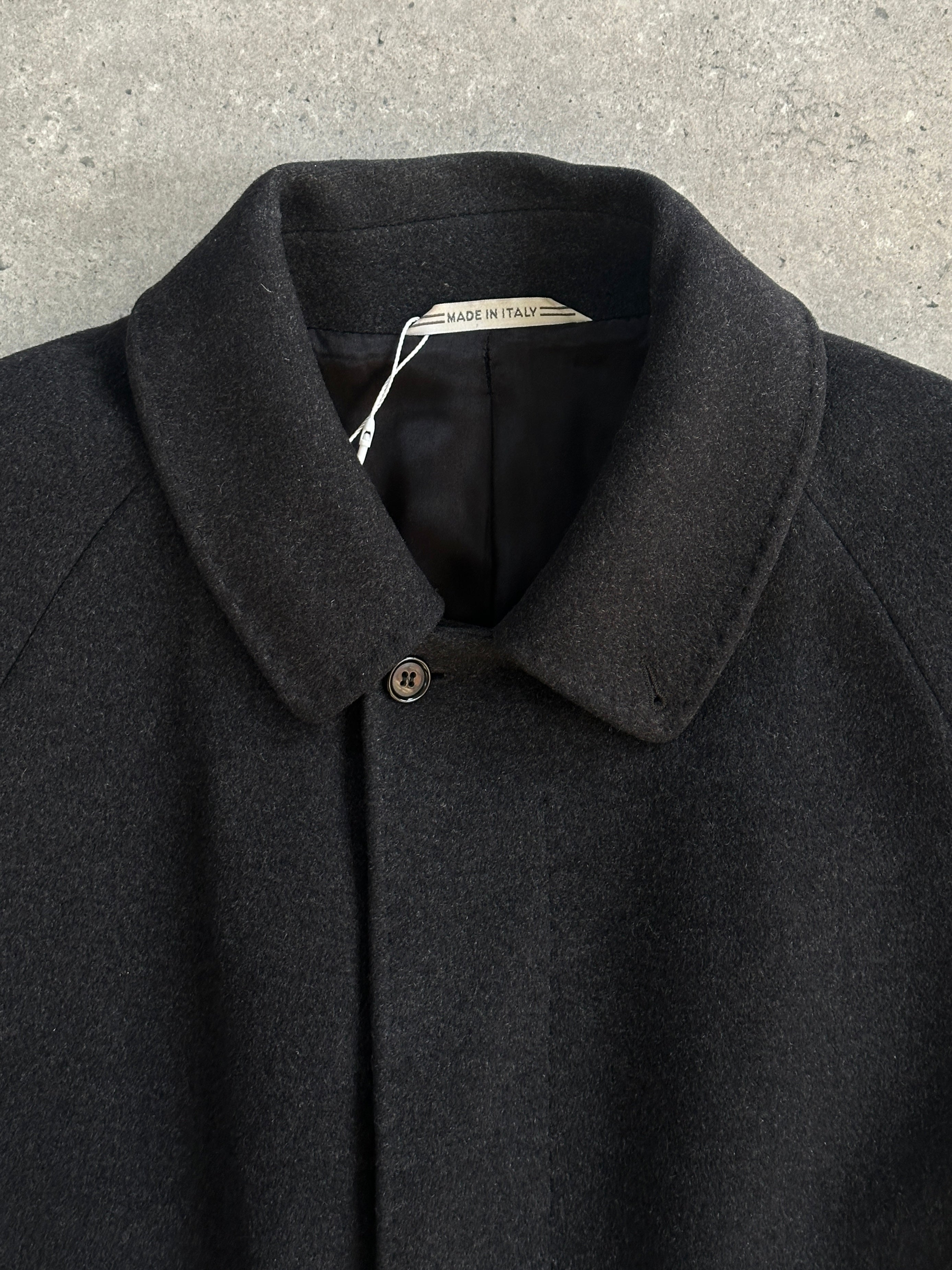 Italian vintage wool cashmere coat with concealed placket, shown in size L/XL, featuring classic design and warm, luxurious fabric.