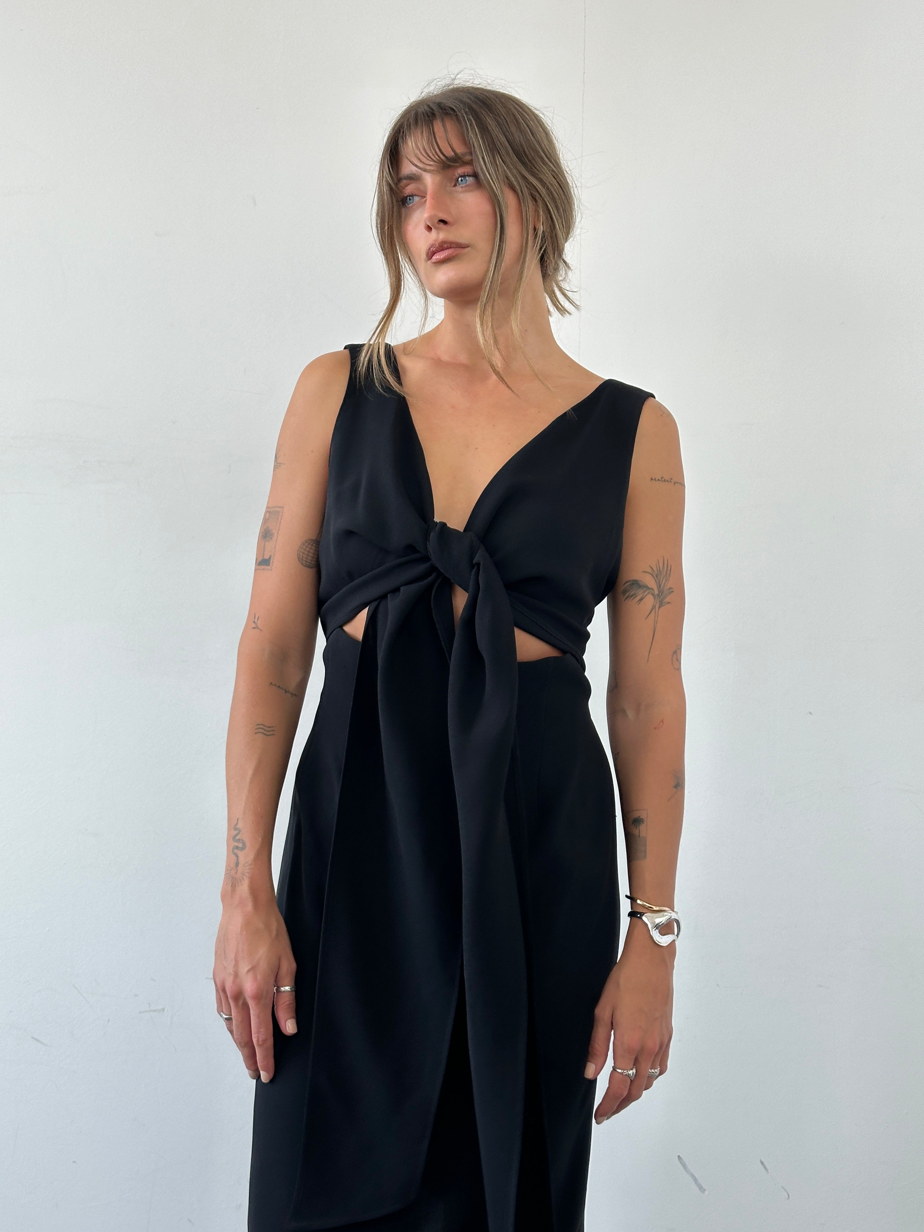Max Mara tie front cutout midi dress in size L, featuring a stylish design with a fitted silhouette and elegant details.