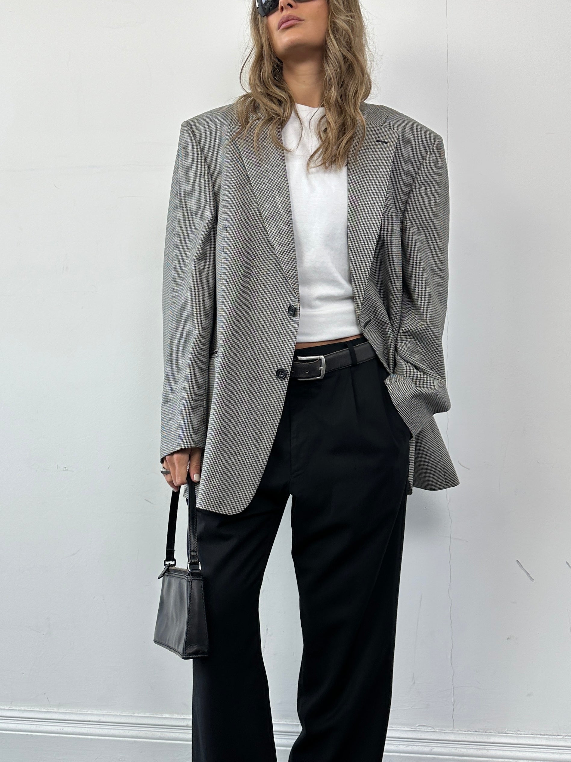 Vintage pure wool dogtooth blazer in XL size, single-breasted style with classic tailored fit, shown on a hanger.