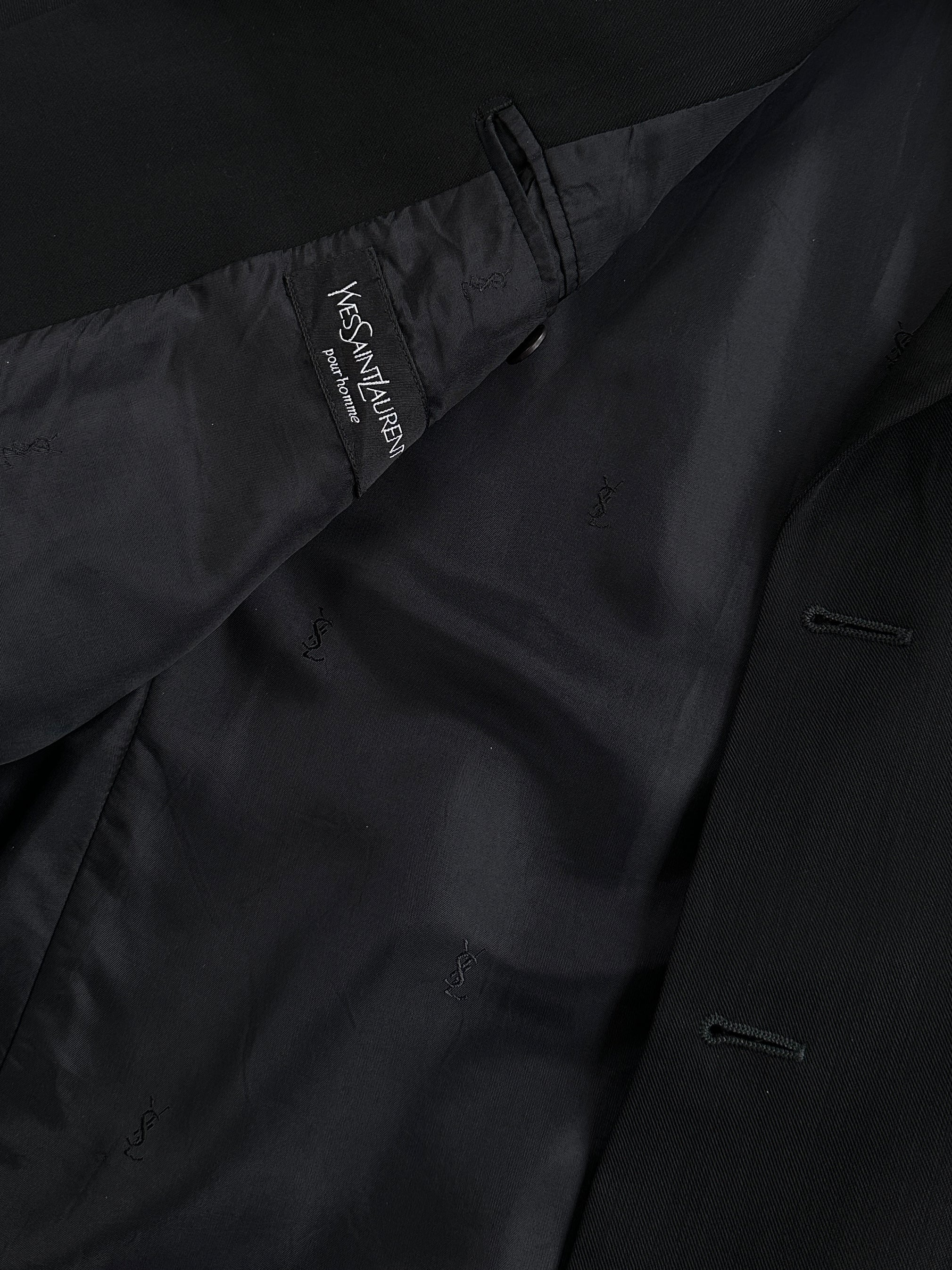 Yves Saint Laurent Pour Homme 1990s pure wool single-breasted blazer in size 40R/L, dark tailored men's suit jacket.