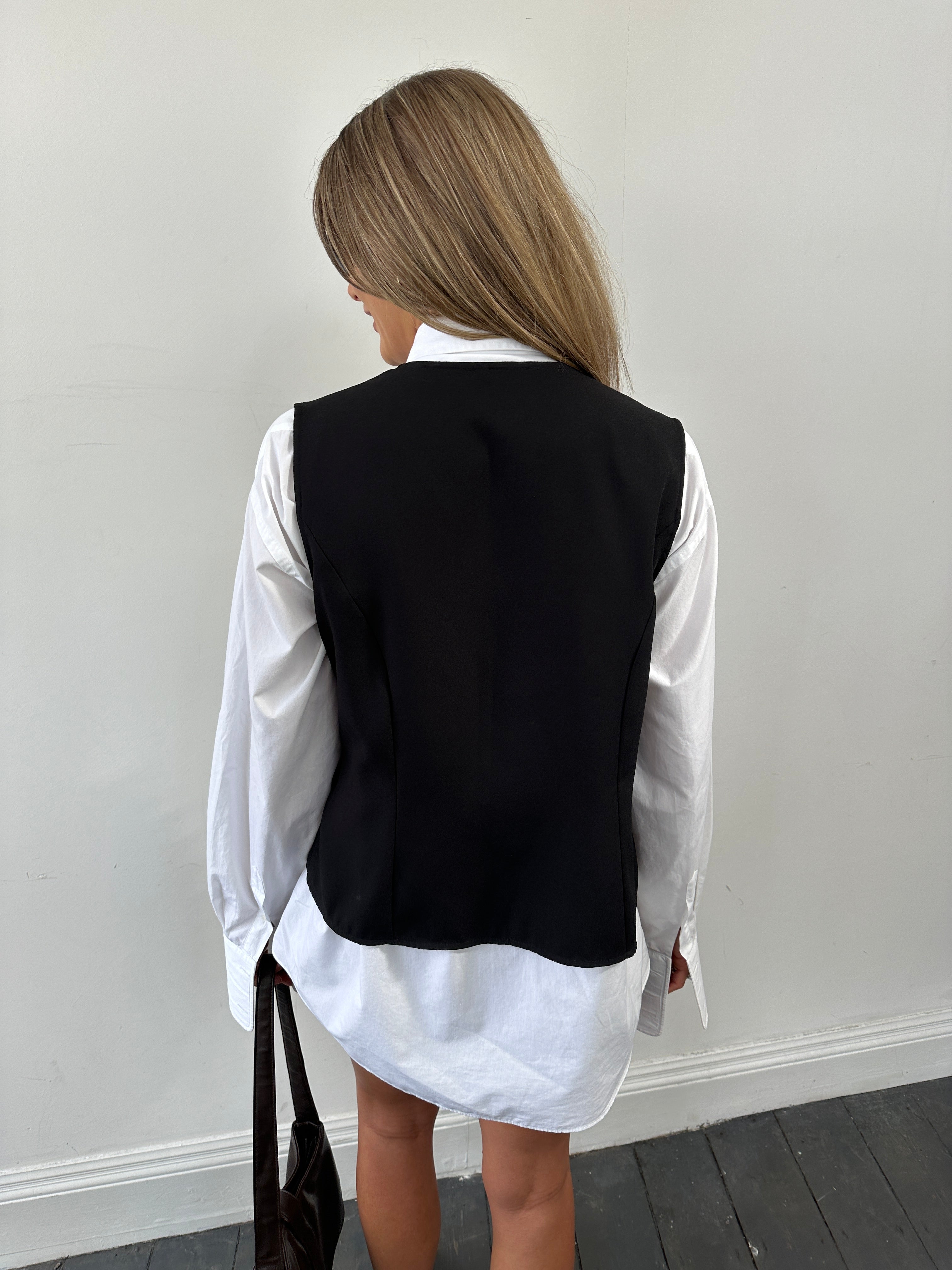 Vintage embroidery waistcoat, M/L size, stylish vintage coat with detailed embroidery, displayed on a neutral background.