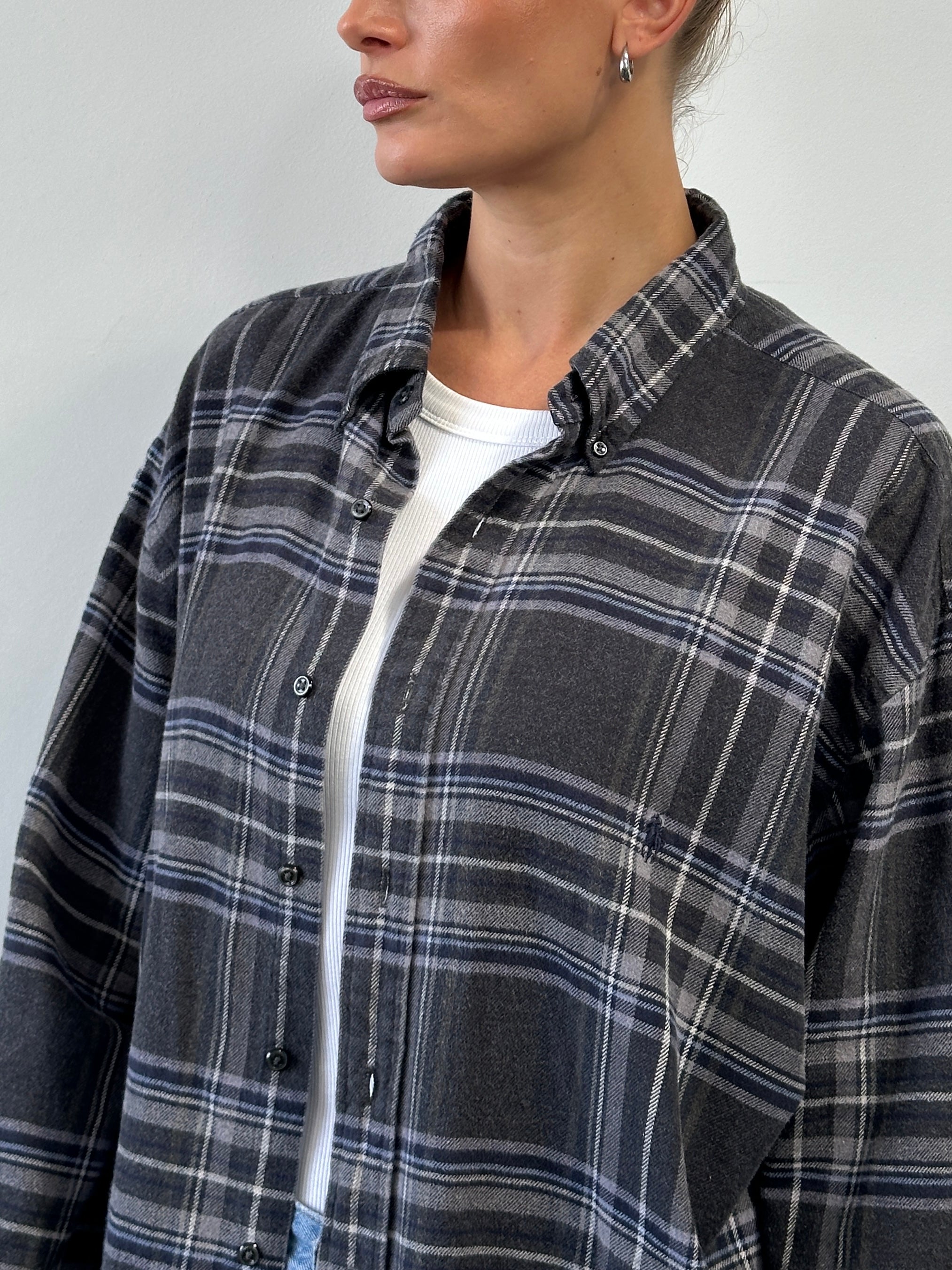 Ralph Lauren pure cotton flannel logo shirt in XXL, featuring a classic plaid pattern and the brand's signature logo on the chest.