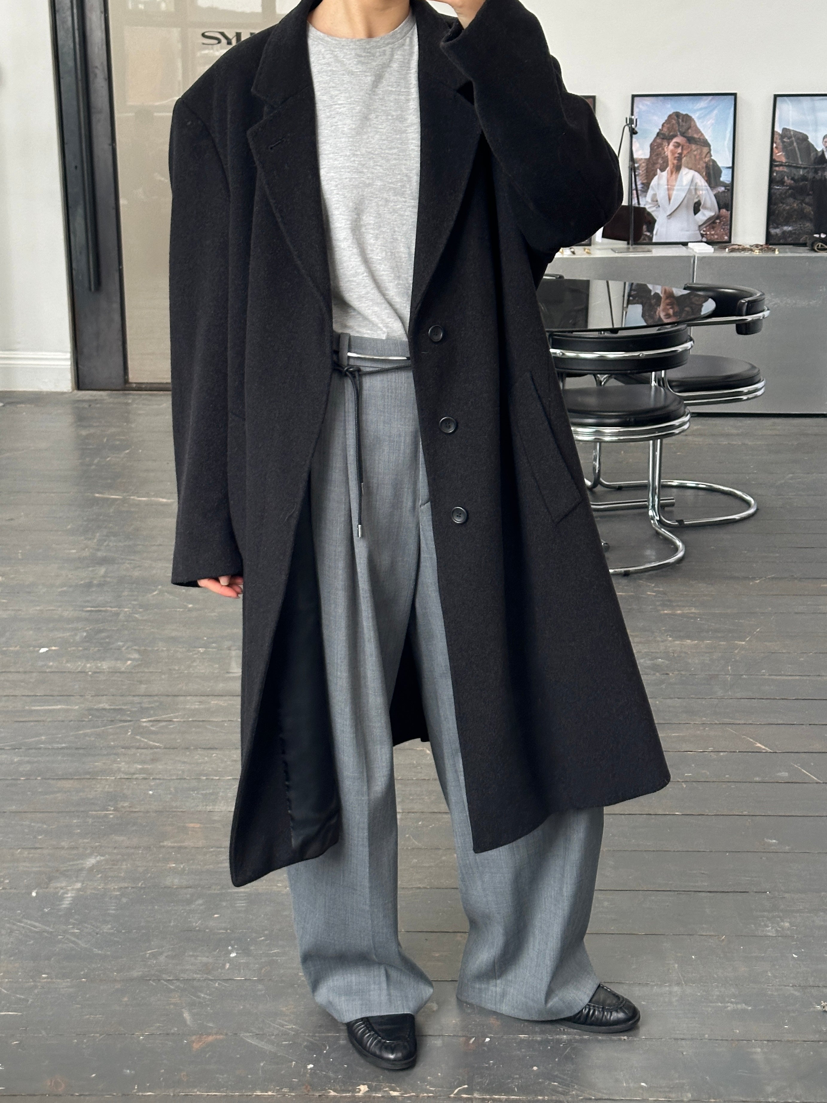 Vintage 1990s cashmere wool coat with concealed placket, oversized XXL/XXXL, classic and warm winter outerwear.