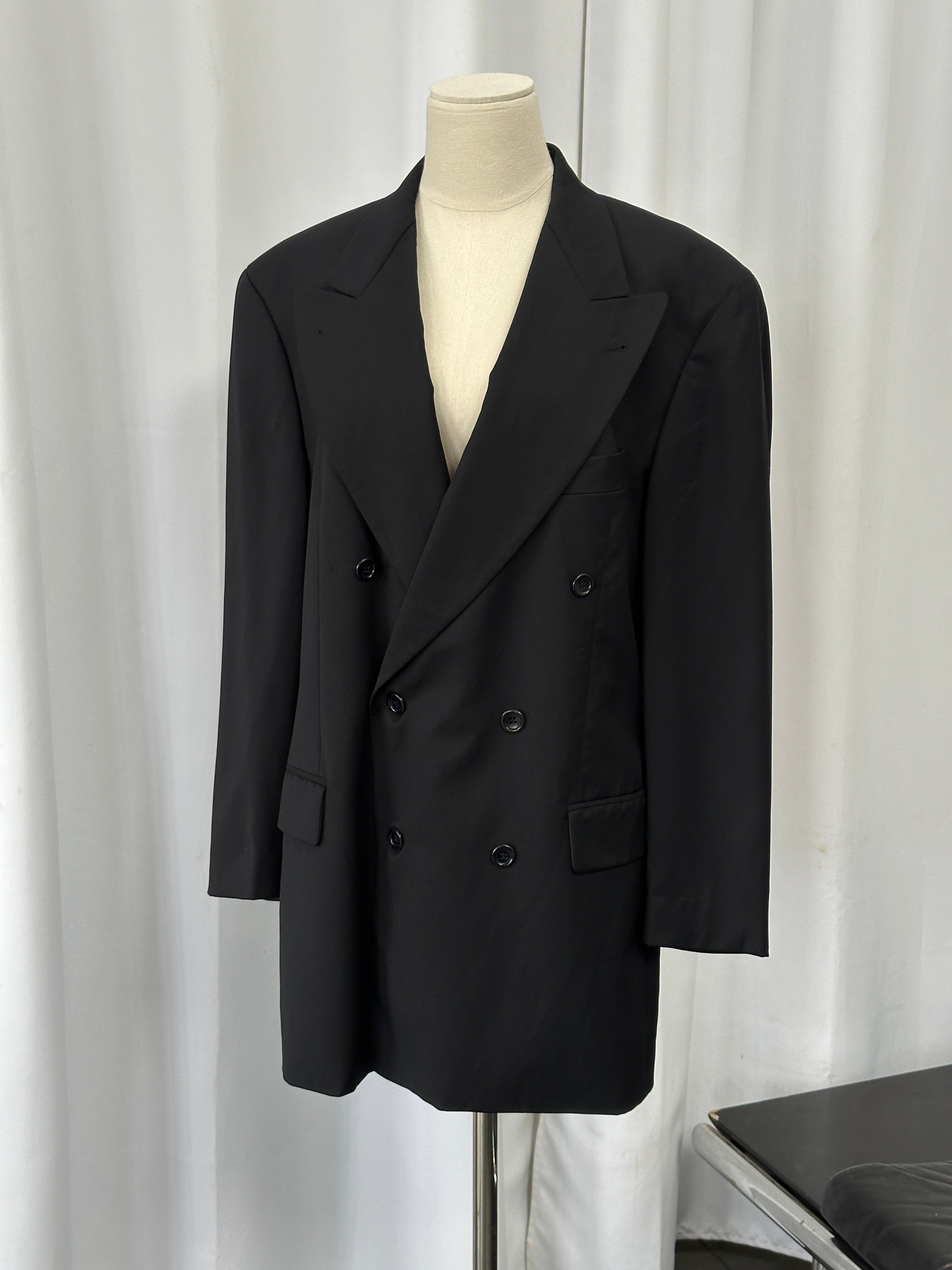 Hugo Boss x Loro Piana pure wool double-breasted blazer in size 40R/XL, tailored fit with classic lapels and structured design.