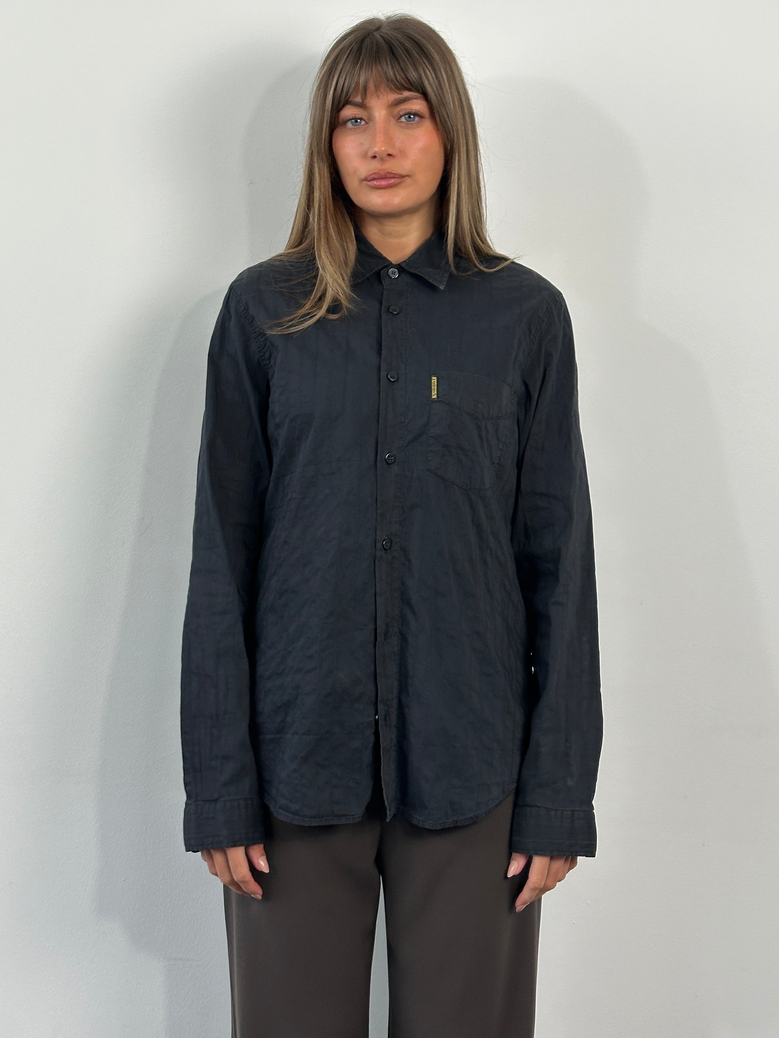 Armani Jeans 1990s cotton logo shirt in size M, featuring a classic design with Armani branding and a comfortable fit.